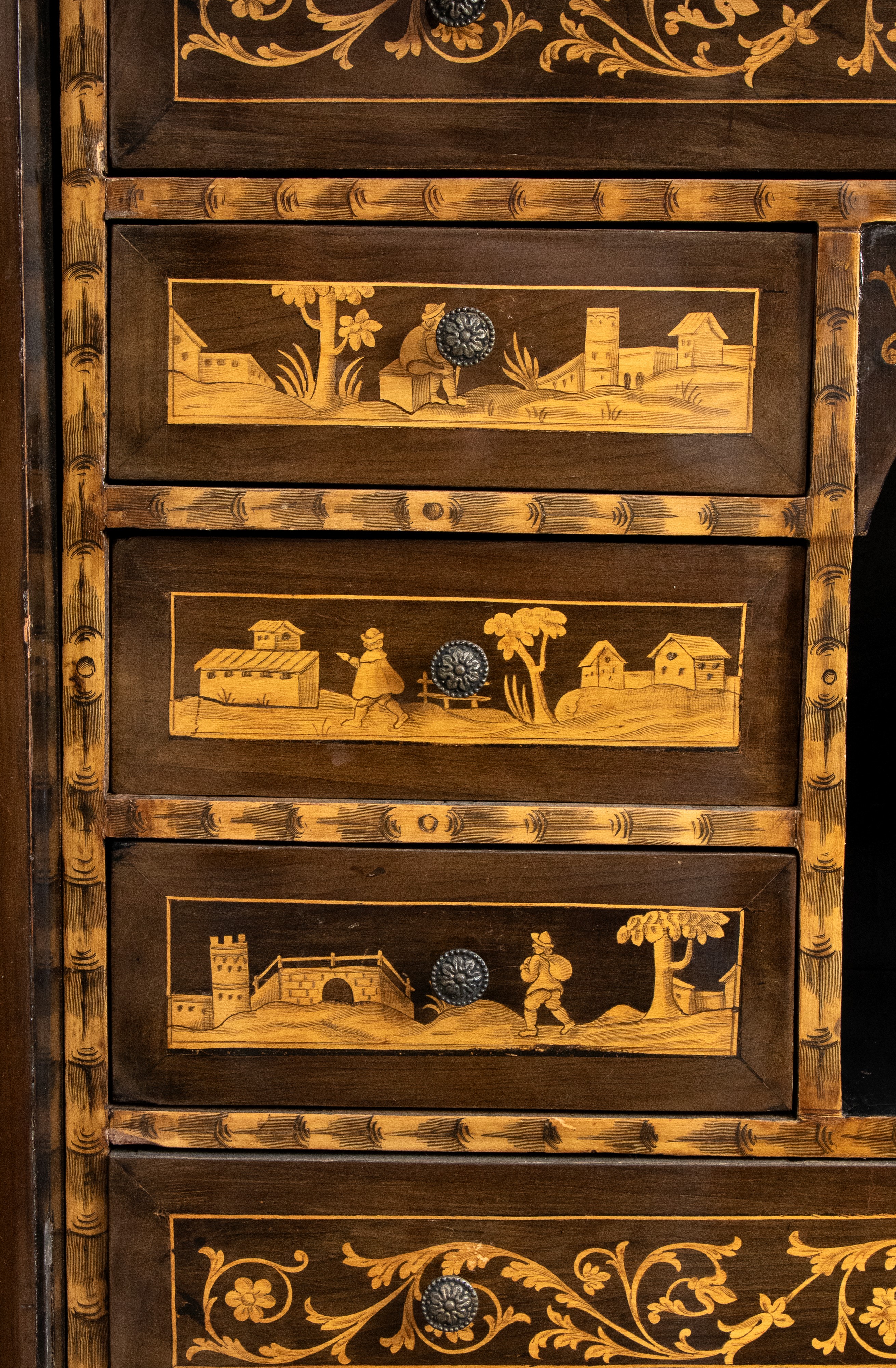 Secretaire a ribalta intarsiato