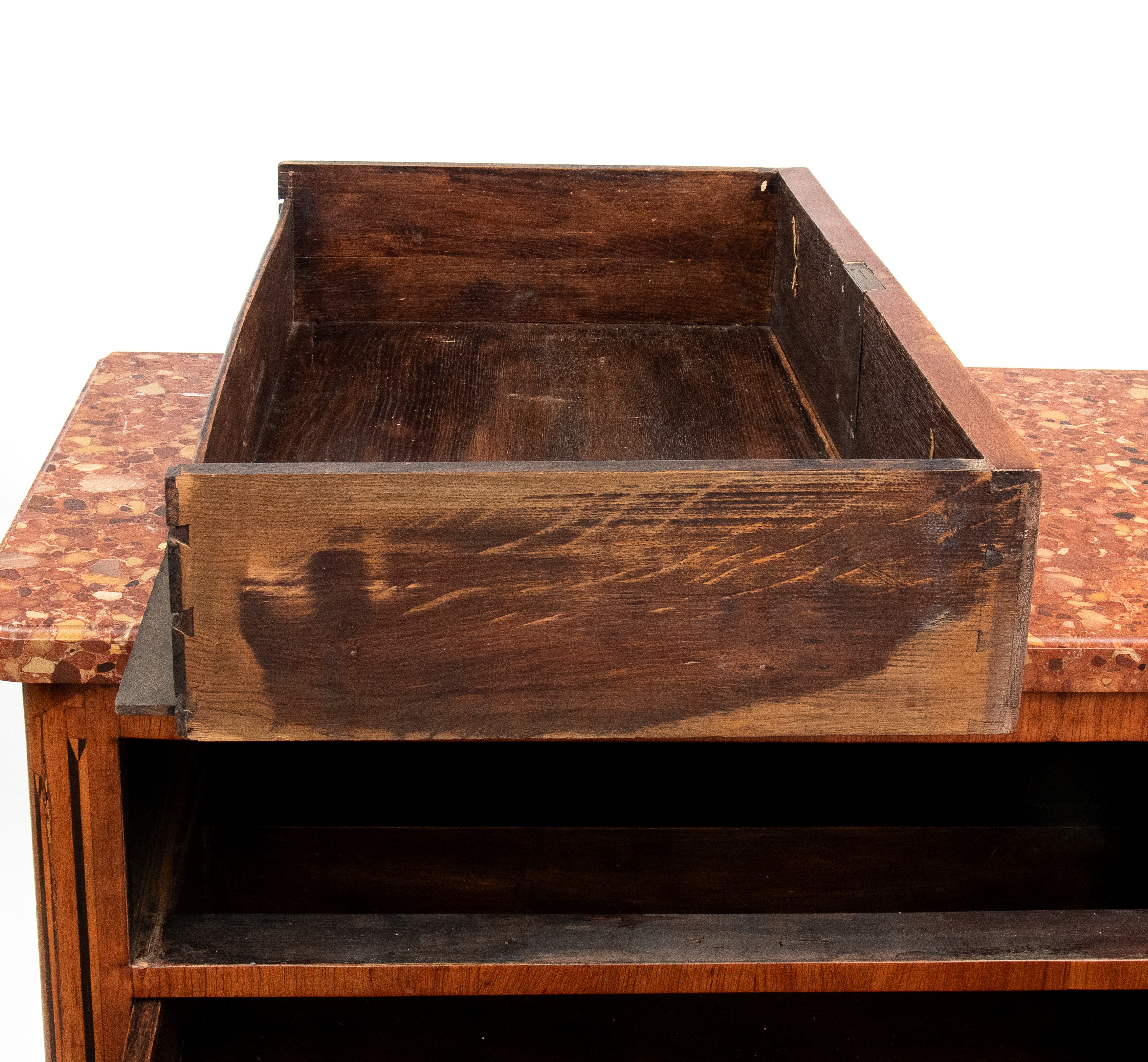 Comò in stile Luigi XVI