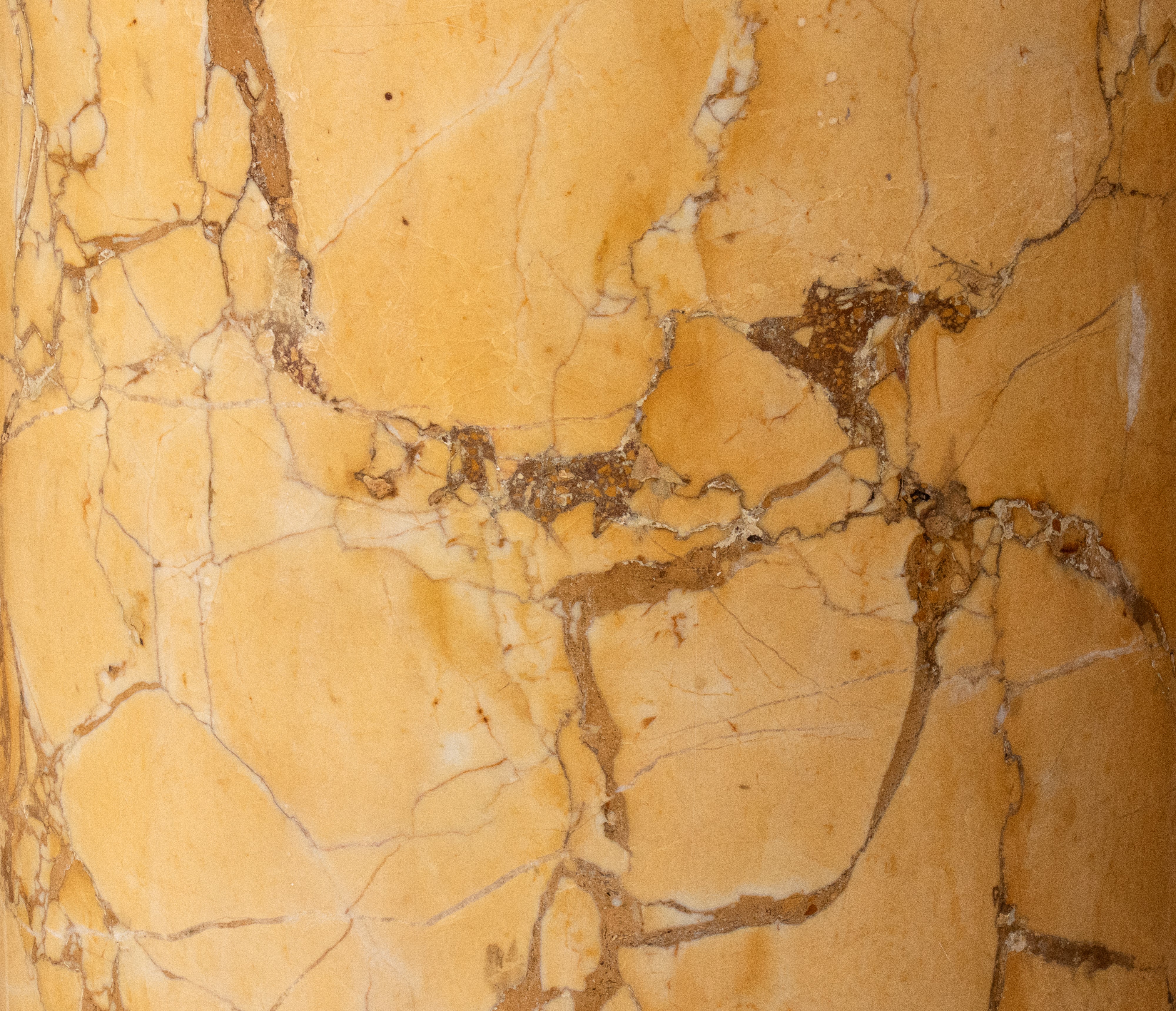 Colonna italiana in marmo