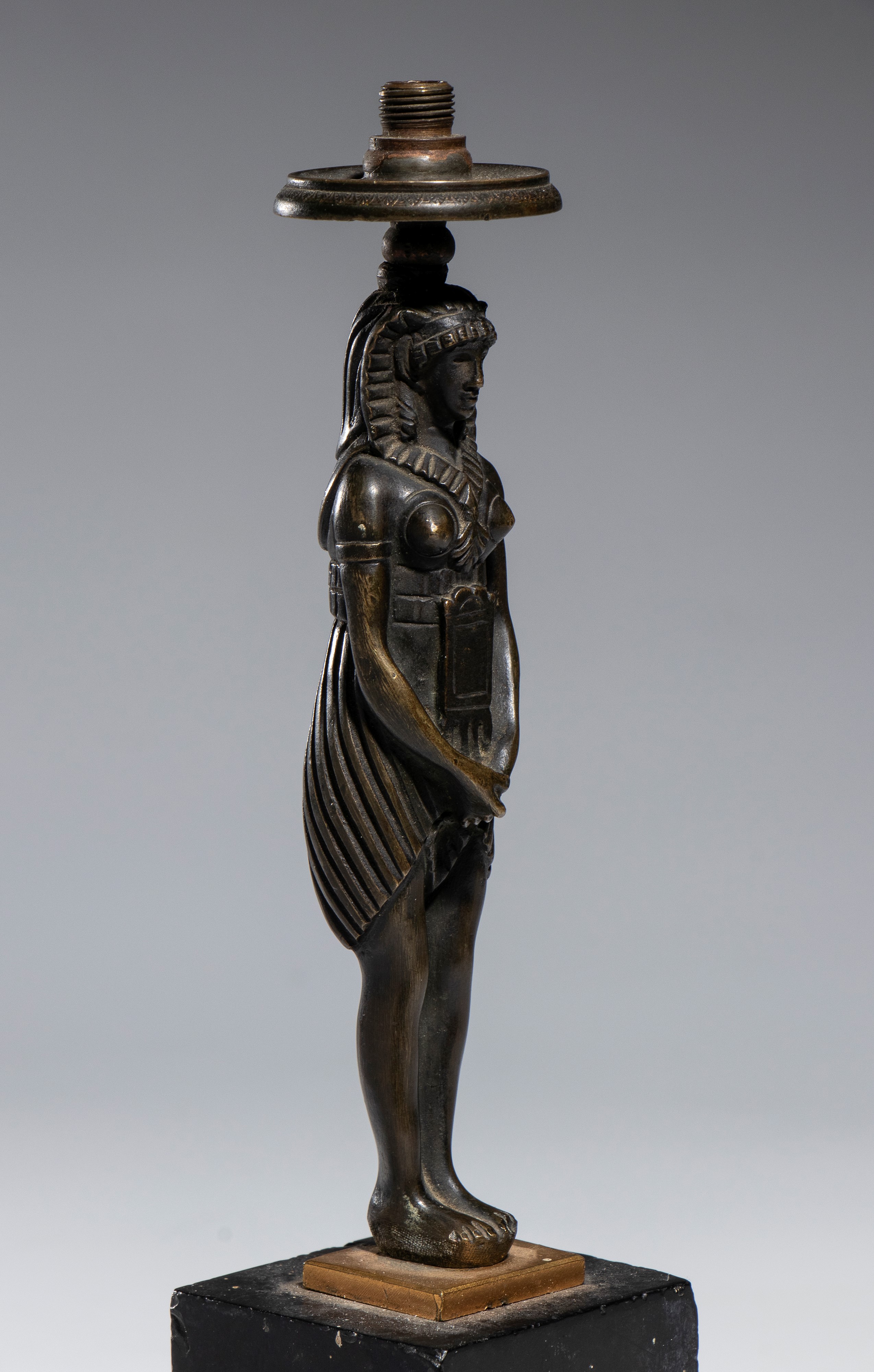 Base di lampada da tavolo in stile Impero, scultura in bronzo e base in marmo nero, XIX secolo
