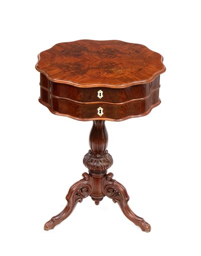 Tavolino portalavoro Biedermeier, fine XIX secolo, in piuma di mogano con piano ribaltabile