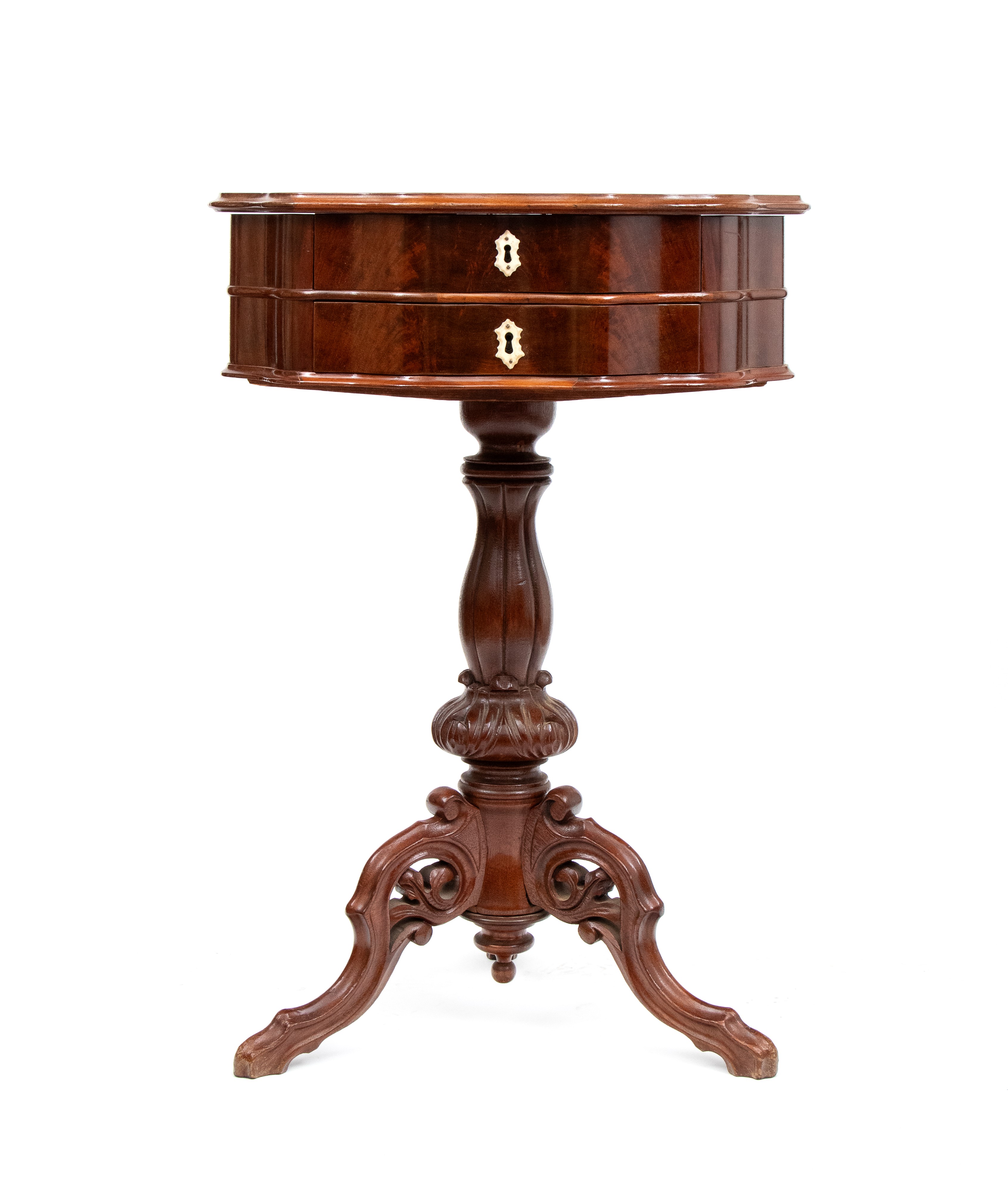 Tavolino portalavoro Biedermeier, sagomato a fiore in mogano e acero, fine XIX secolo