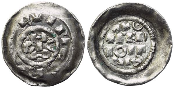 MILANO. Monetazione a nome dell'imperatore  Enrico II (1004-1024). Denaro scodellato; Ag (1,20 g; 18 mm)