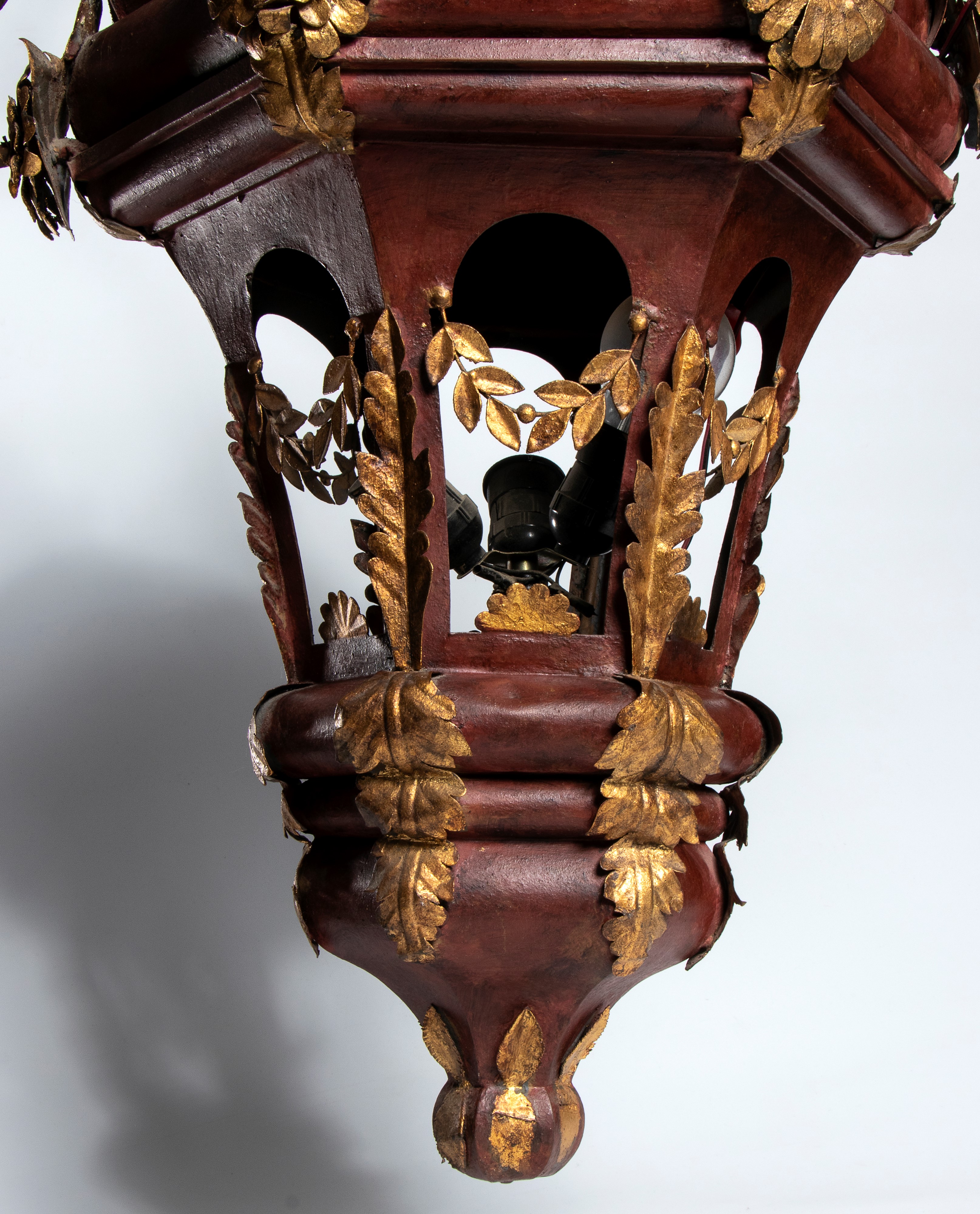 Coppia di lanterne in stile Neo Rinascimentale