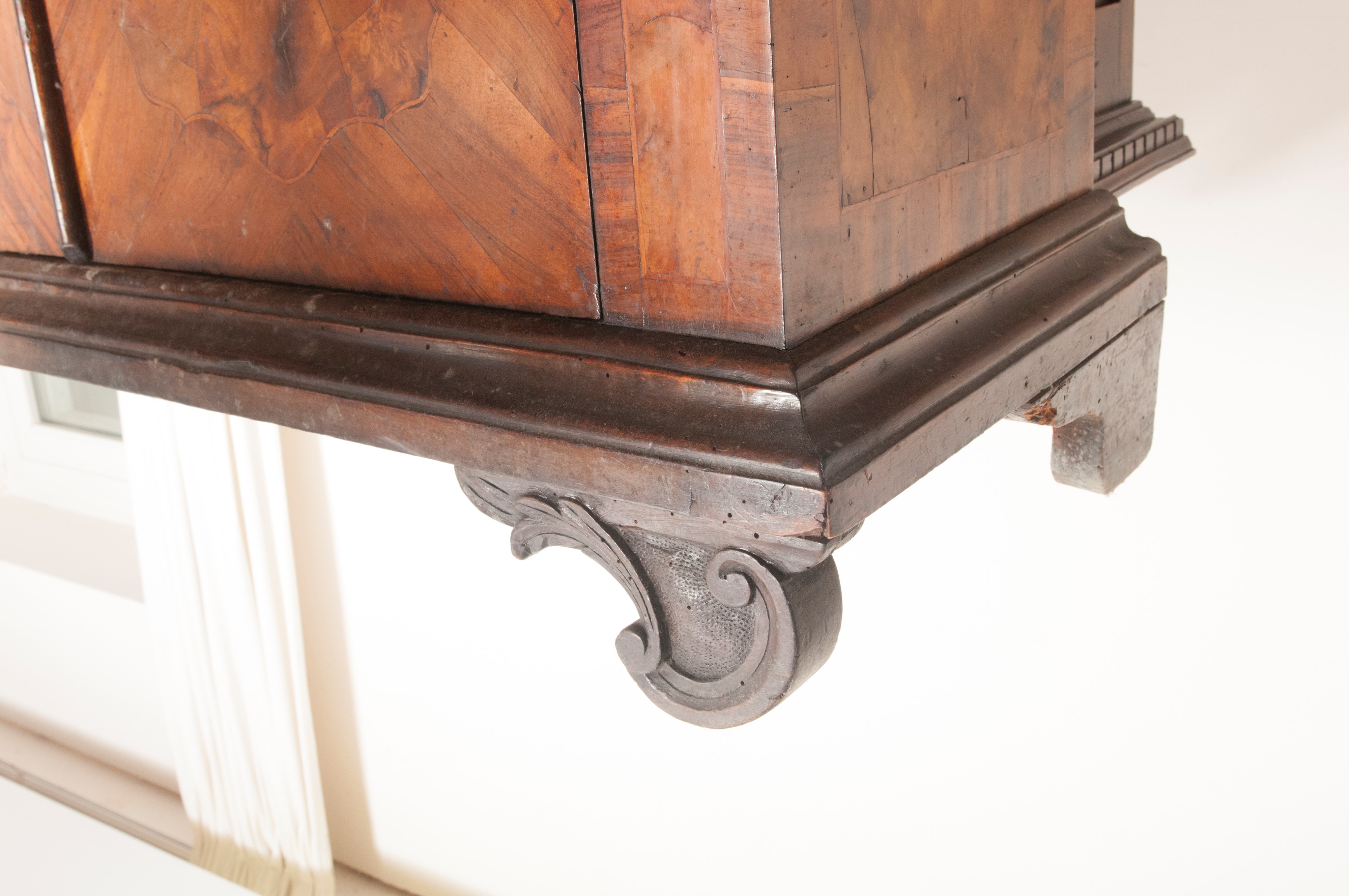 Credenza a Due Ante,