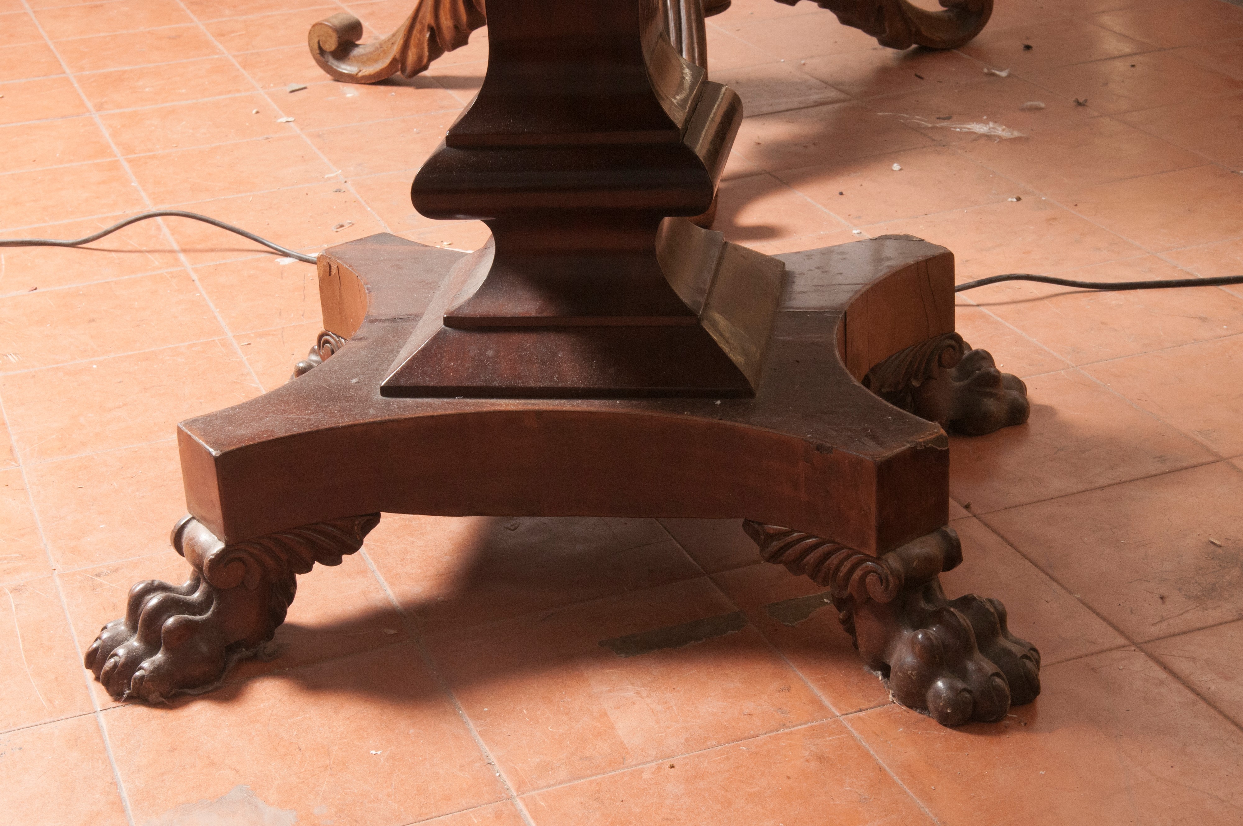 Tavolo a Libretto in Mogano