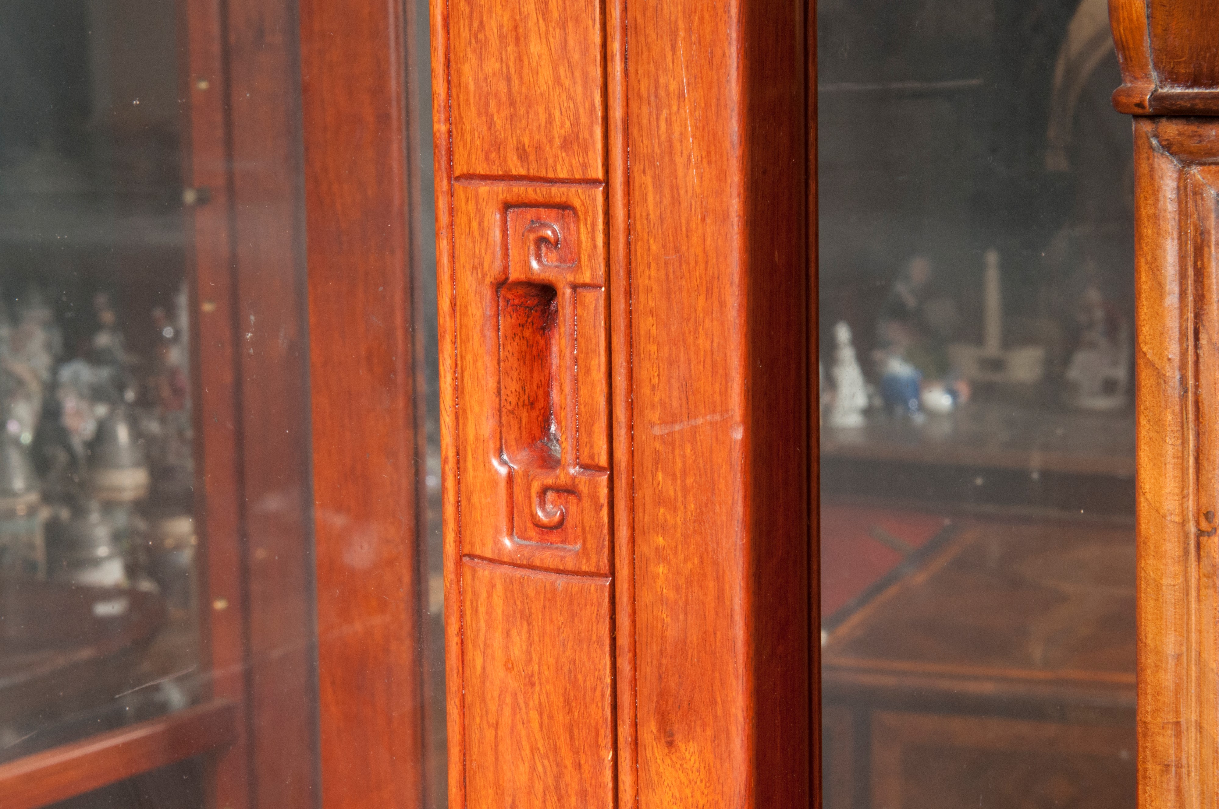 Credenza in Legno e Vetro,