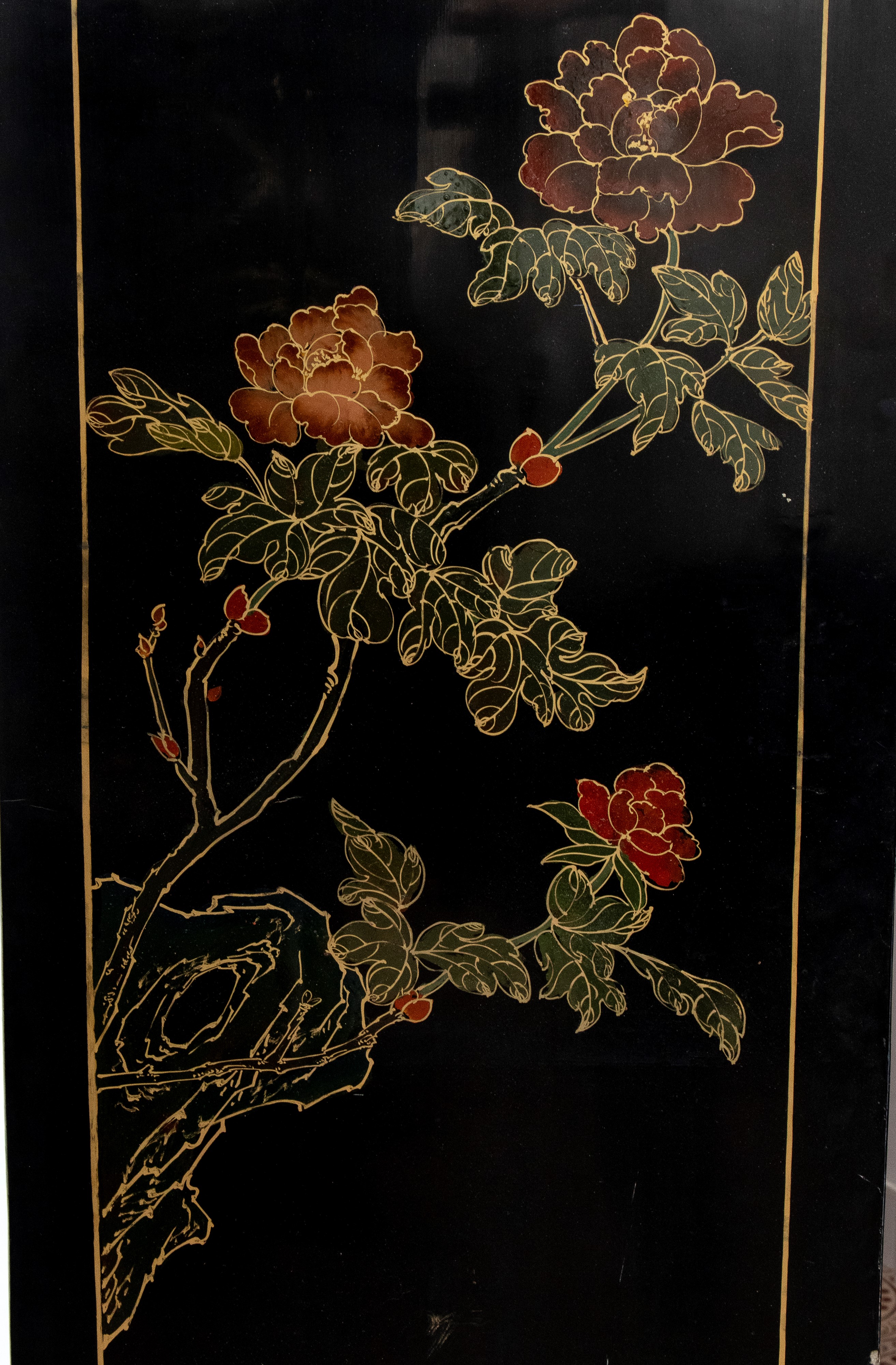 Paravento orientale, legno laccato nero con decorazioni in pietre dure e madreperla, XX secolo