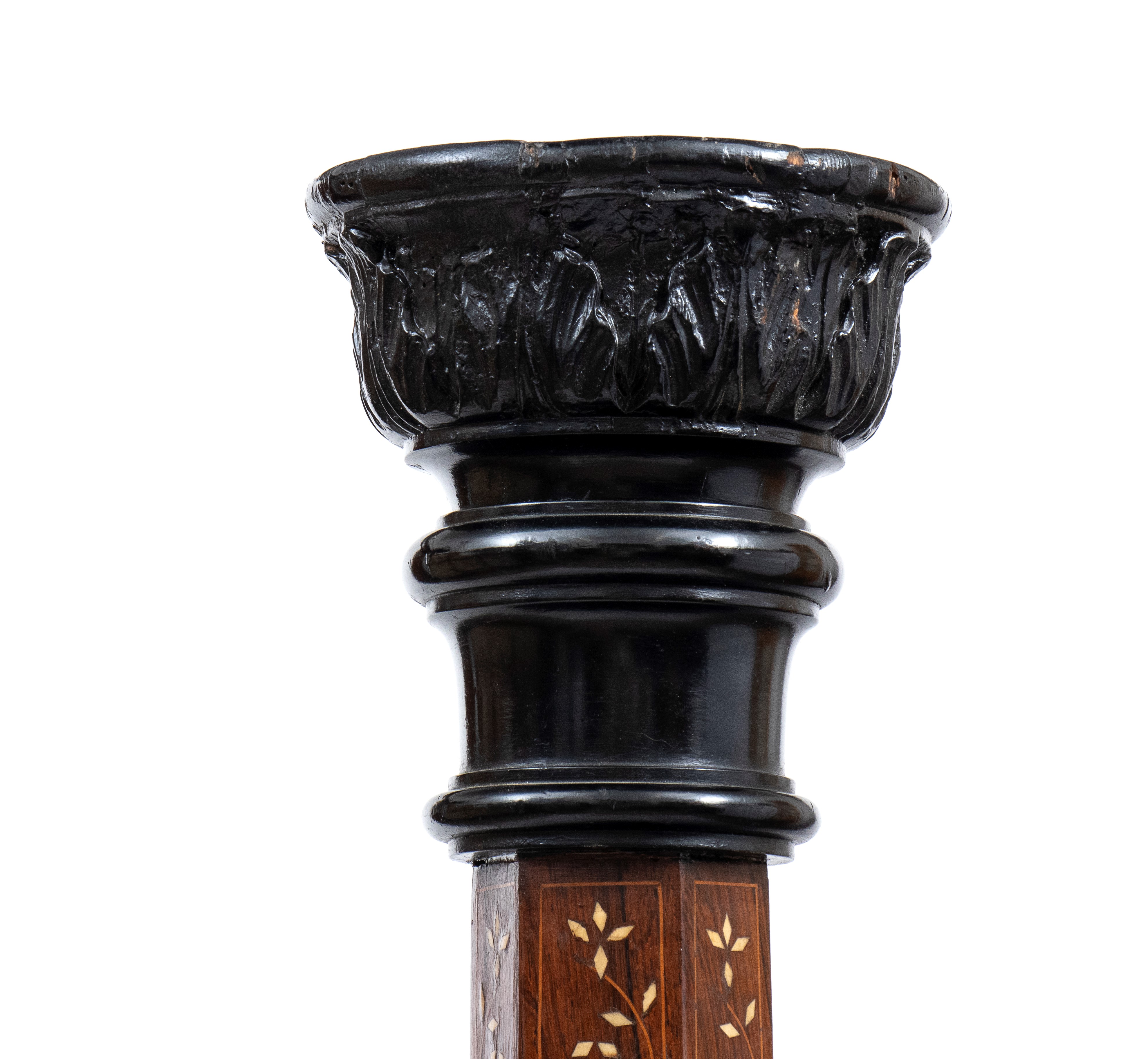 Colonna porta vaso intarsiata