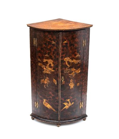 Angoliera in stile Chinoiserie, XIX secolo, legno laccato con finitura a finta tartaruga