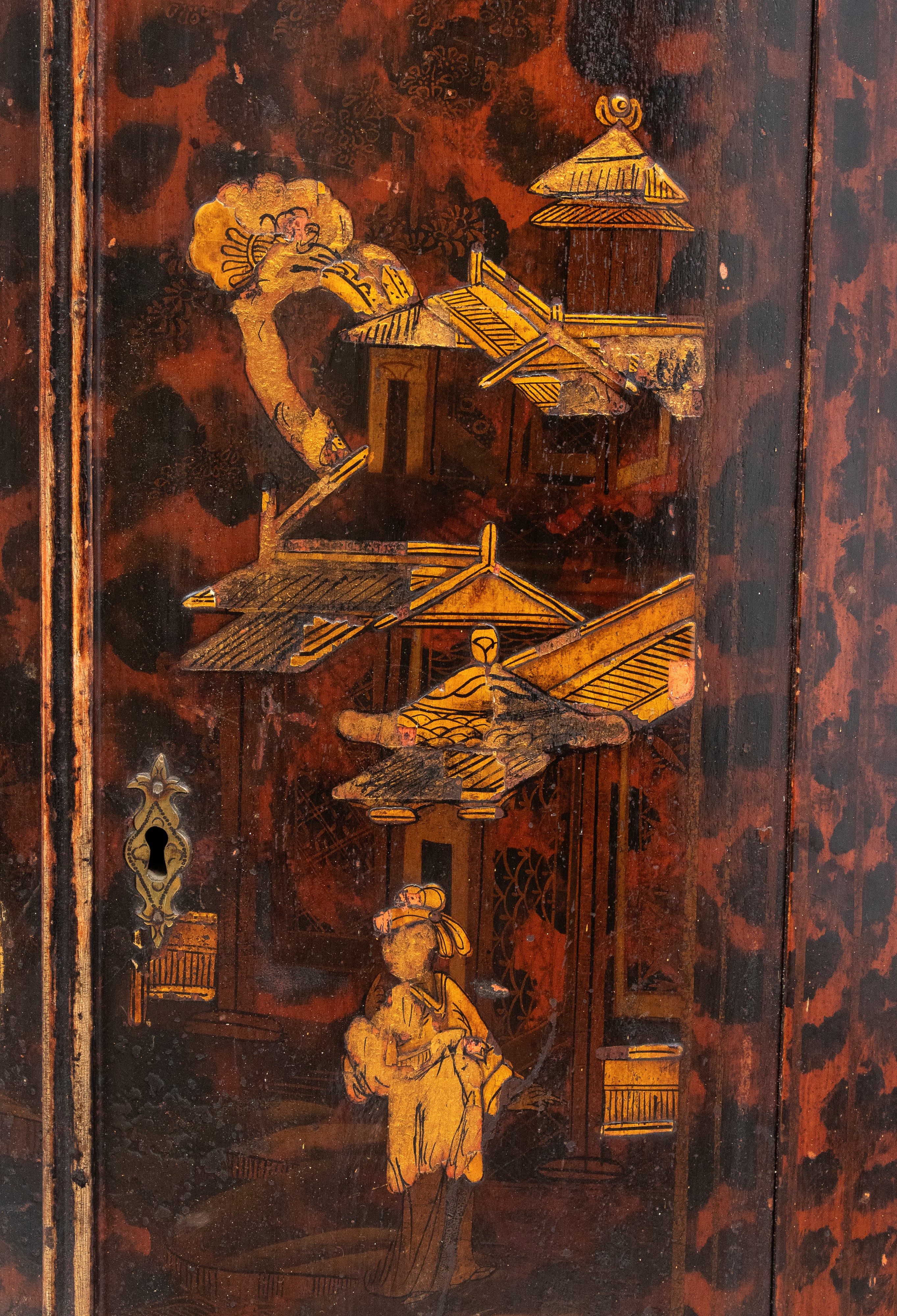 Angoliera in stile Chinoiserie, XIX secolo, legno laccato con finitura a finta tartaruga