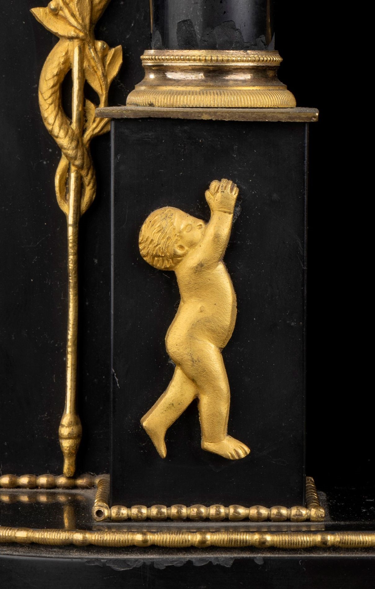 Orologio d’appoggio in marmo nero del Belgio