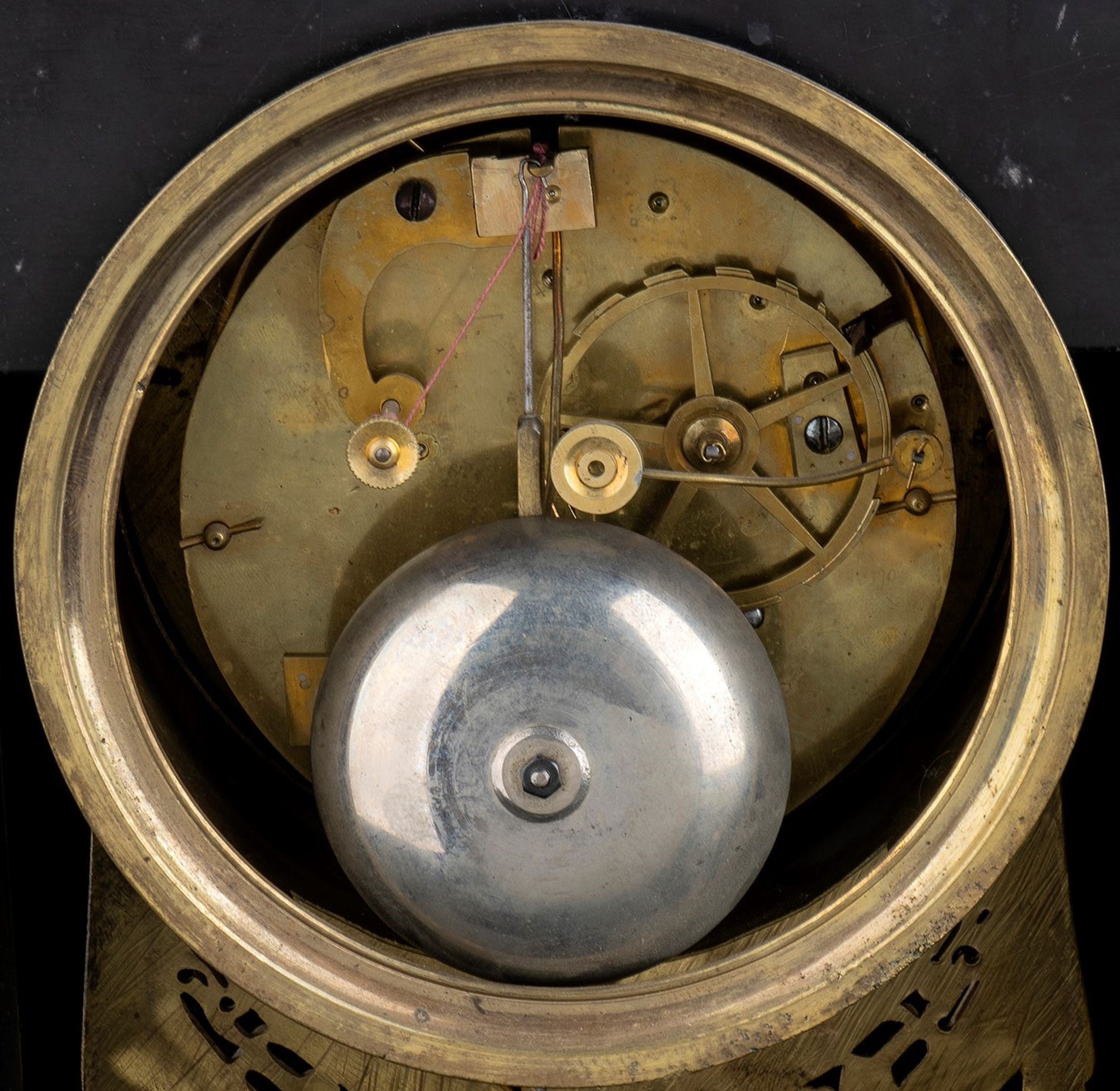 Orologio d’appoggio in marmo nero del Belgio