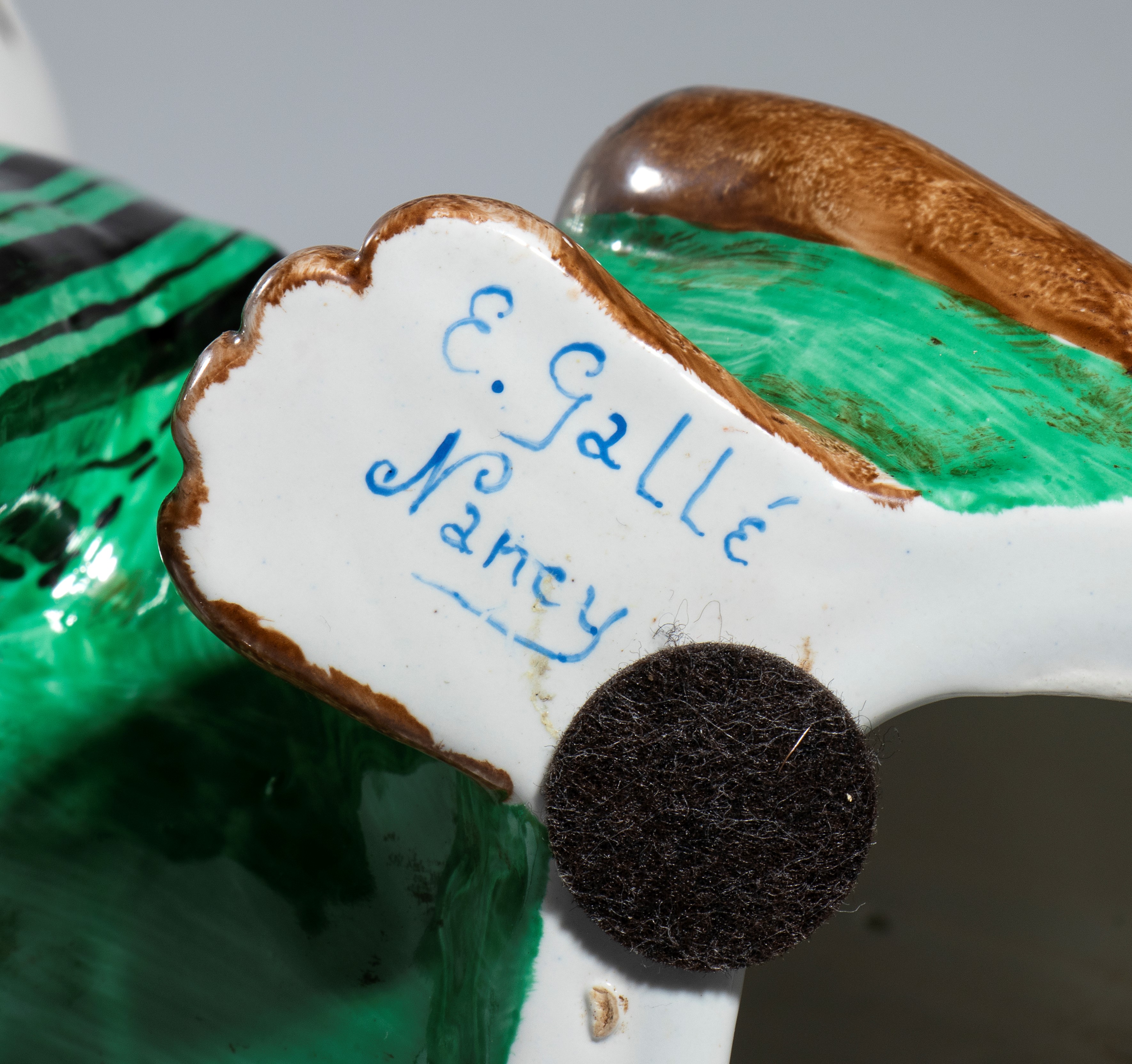 Scultura a forma di gatto