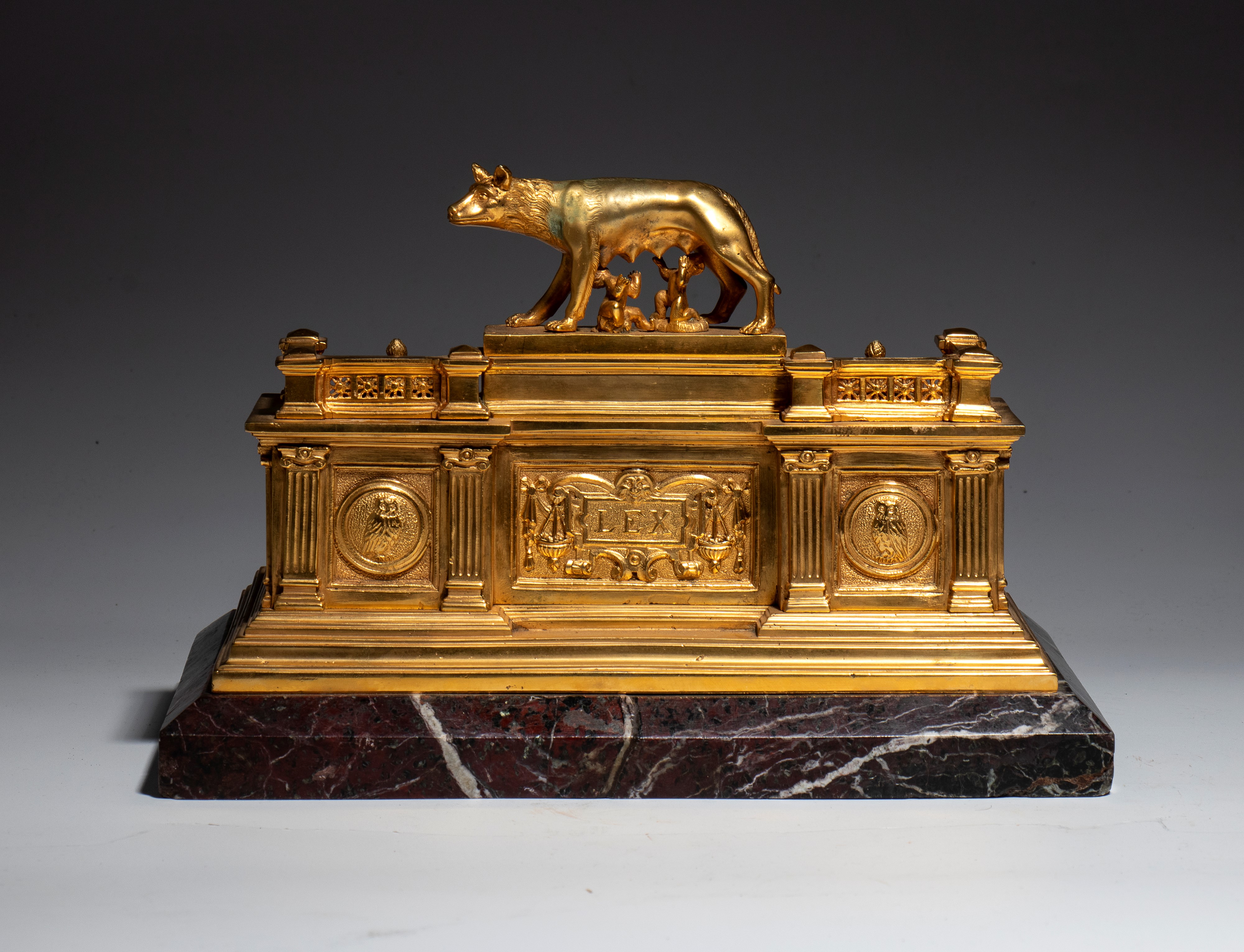 Calamaio in bronzo dorato