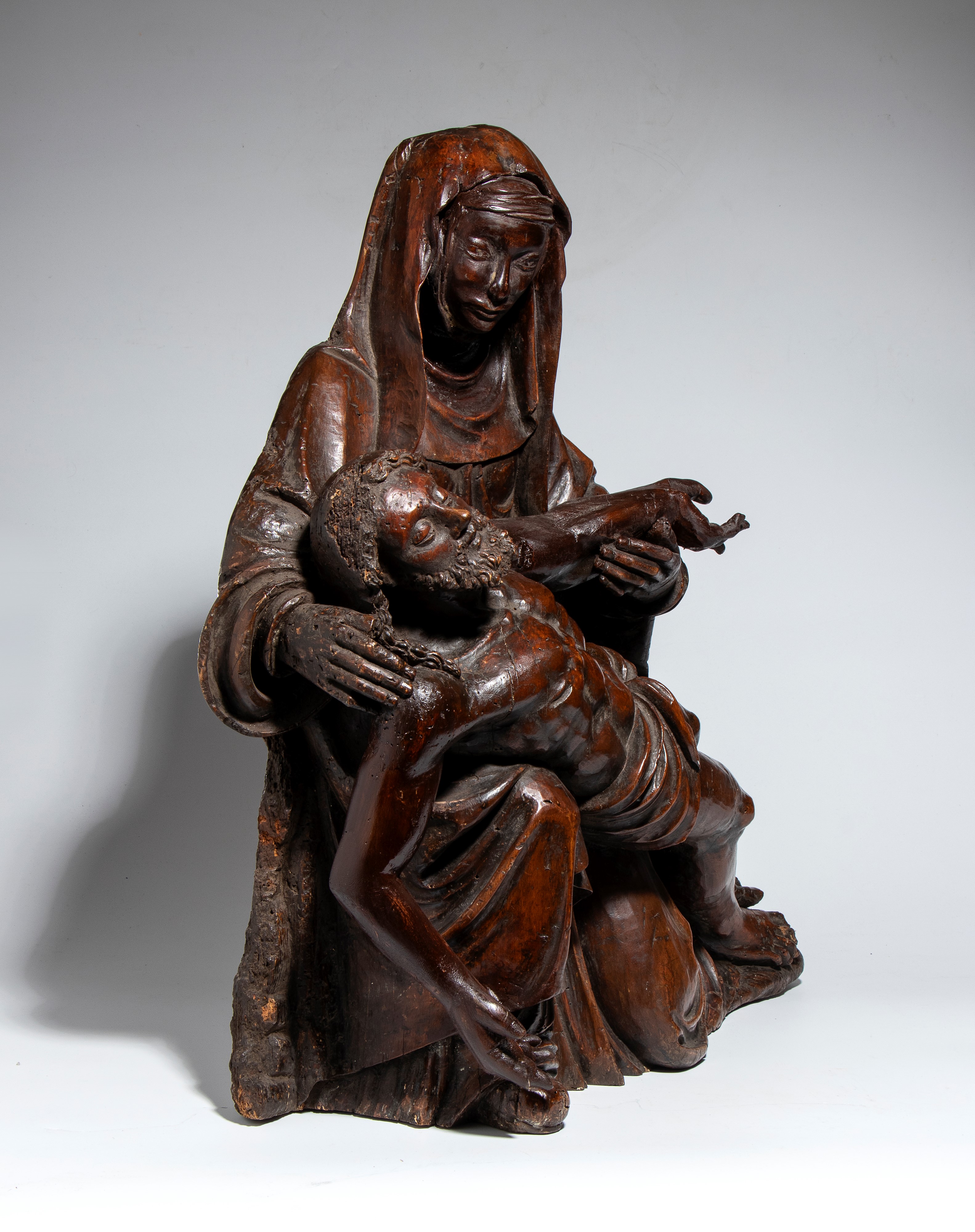 Scultura raffigurante la Pietà
