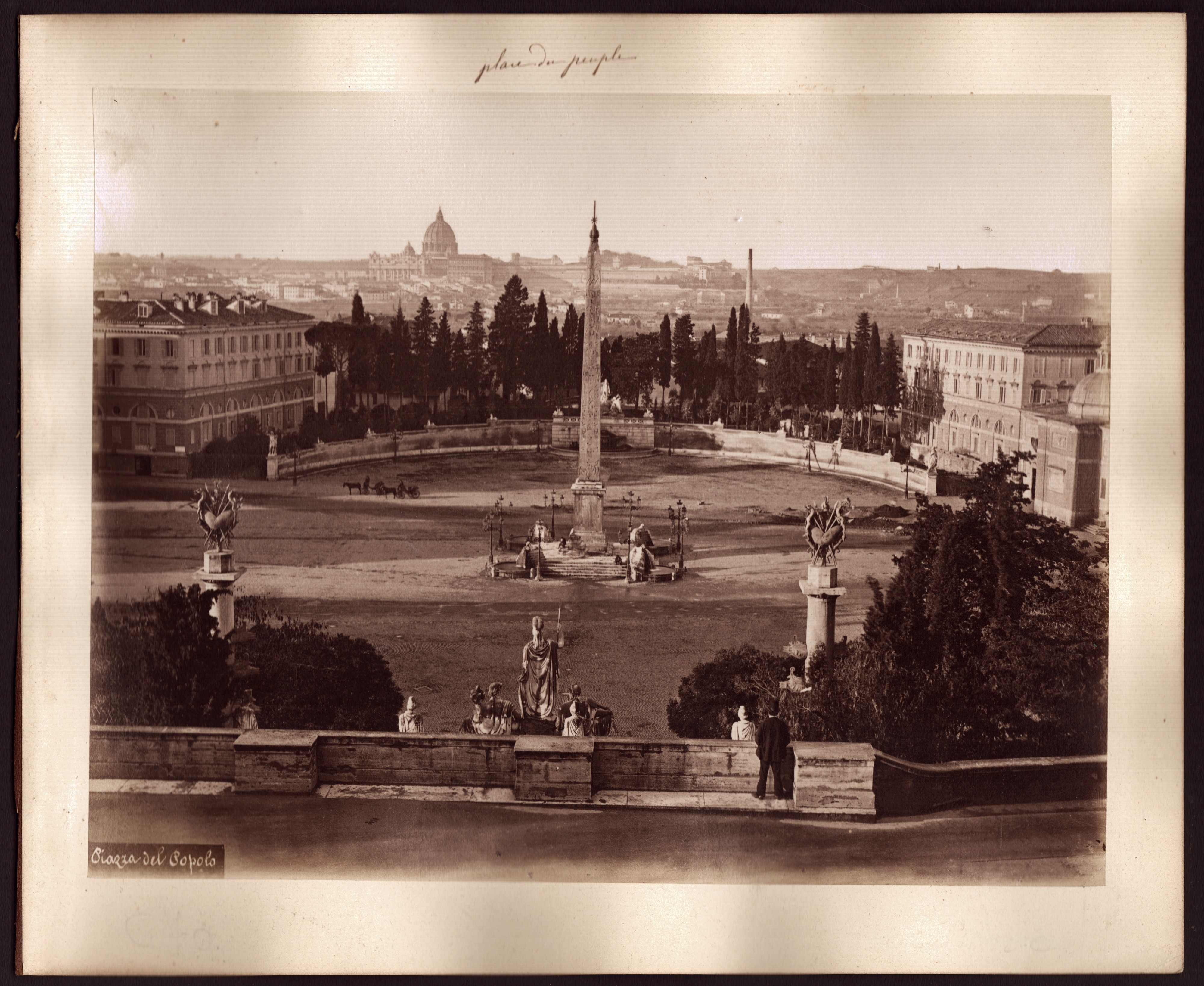 Fotografie di Roma: Fontana in Piazza del Quirinale, Piazza del Popolo con veduta di San Pietro, ...