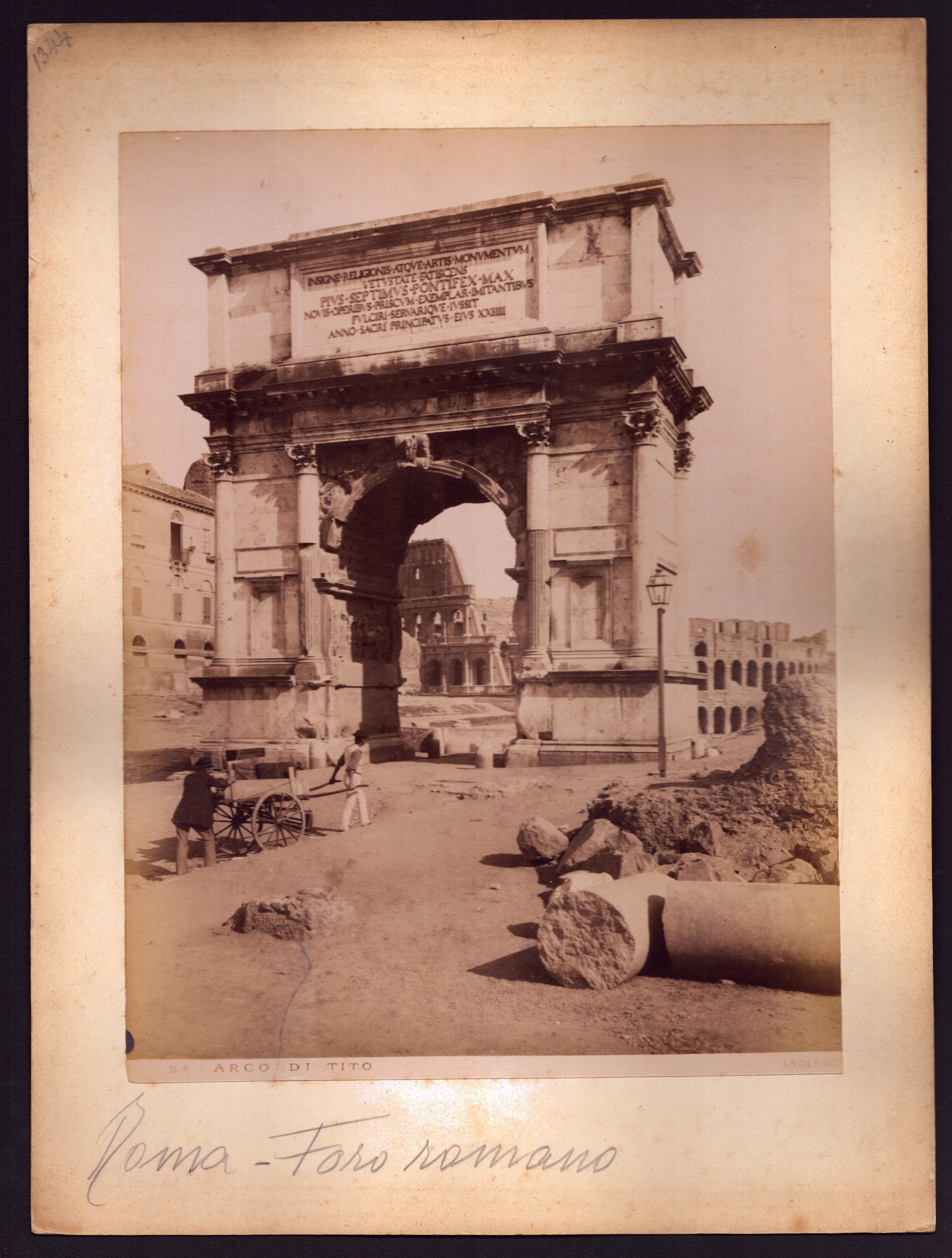 Fotografia attribuita a studi professionali, Roma: Tempio di Pallade, Arco di Settimio Severo, Ve...