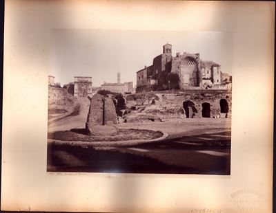 Roma, Veduta del Sepolcro di Cecilia Metella, Tempio di Venere, Arco di Costantino e Colosseo, fo...