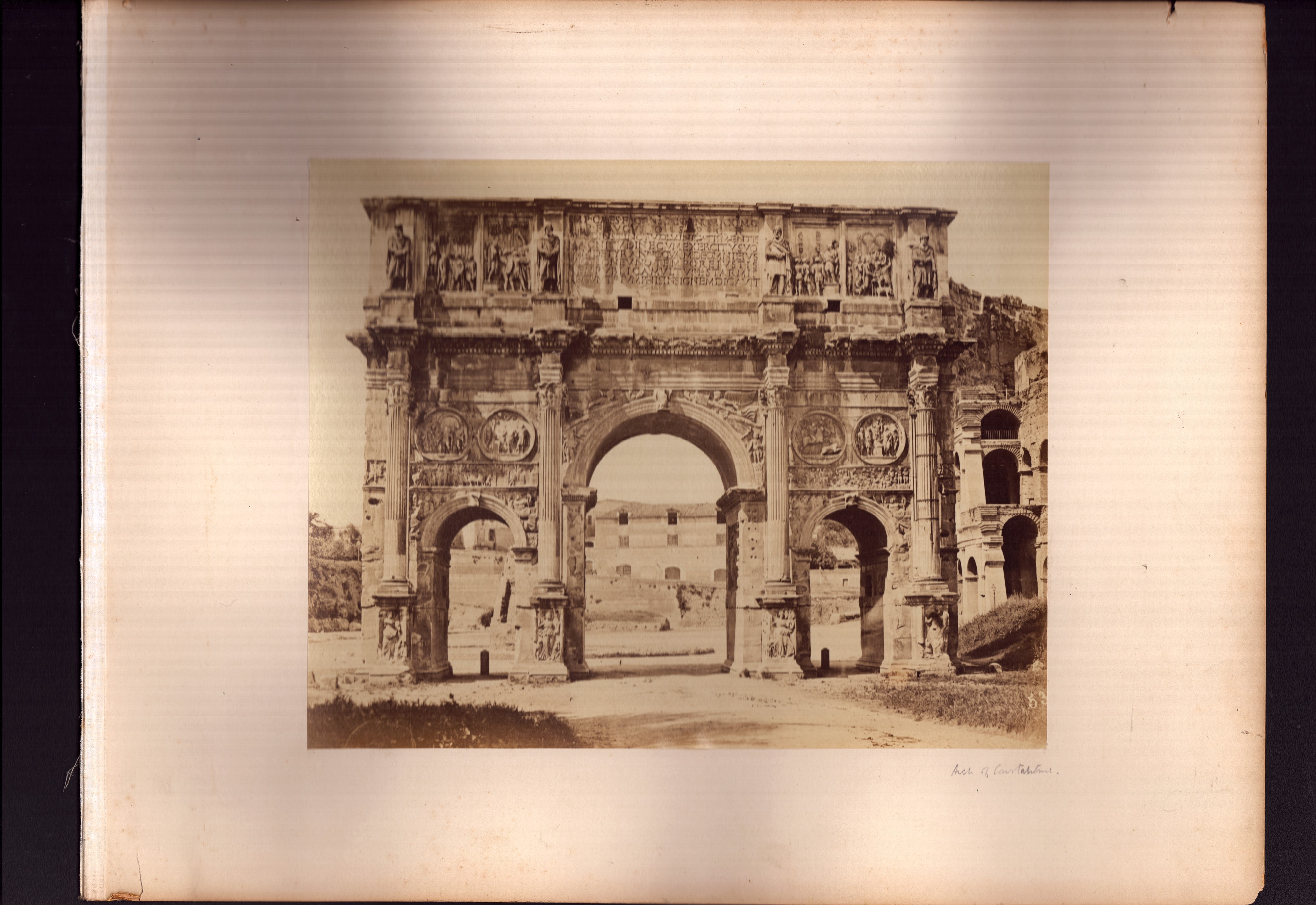Roma, Veduta del Sepolcro di Cecilia Metella, Tempio di Venere, Arco di Costantino e Colosseo, fo...