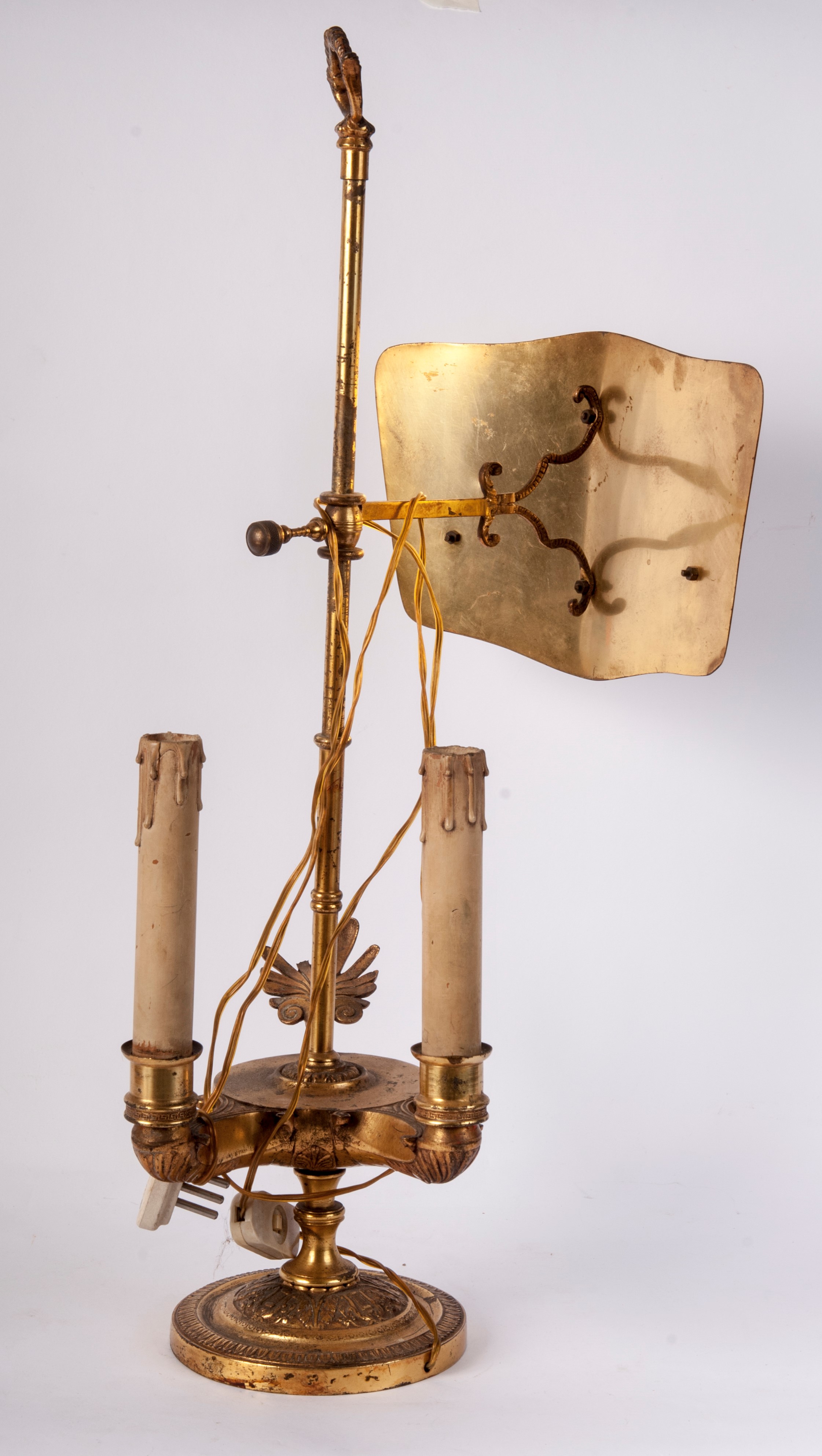 Lampada da tavolo a forma di lucerna, a due luci, con ventola in metallo dorato