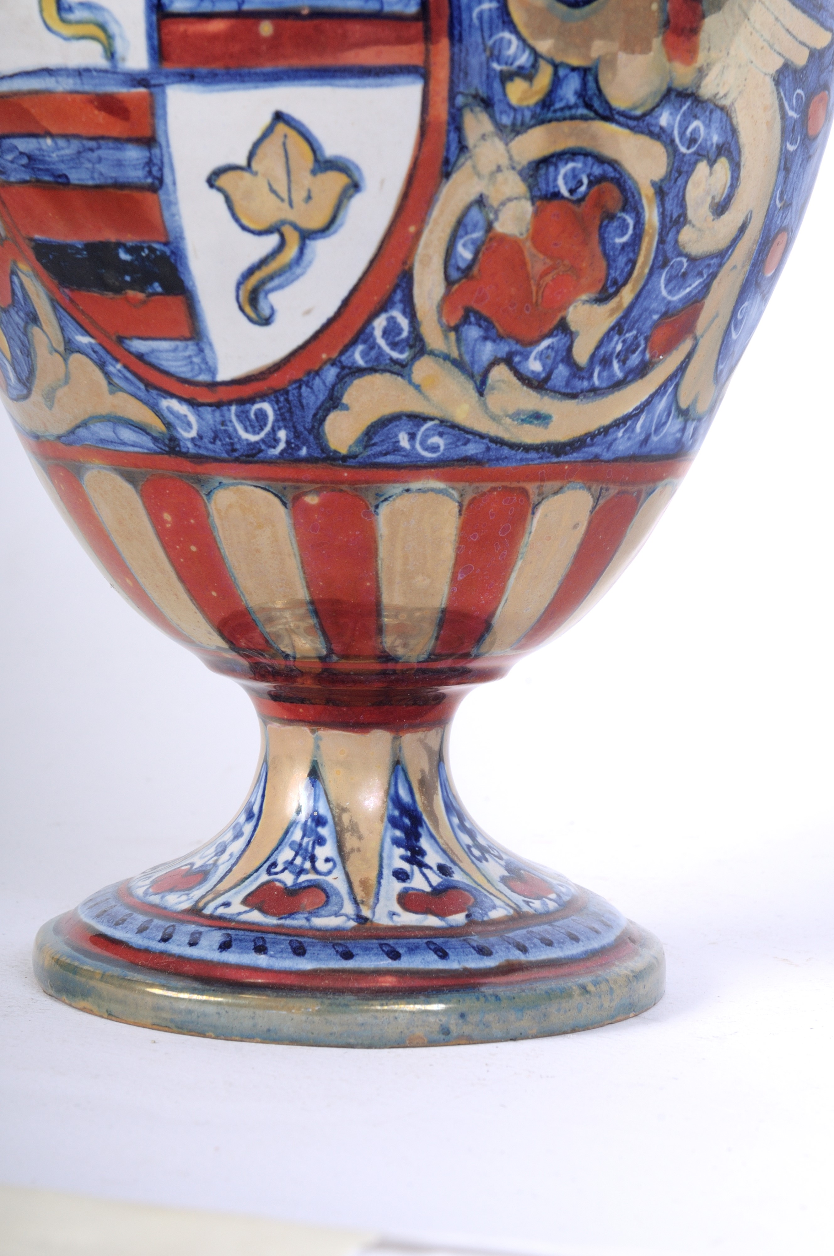 Vaso Ad Anfora in Ceramica a Lustro