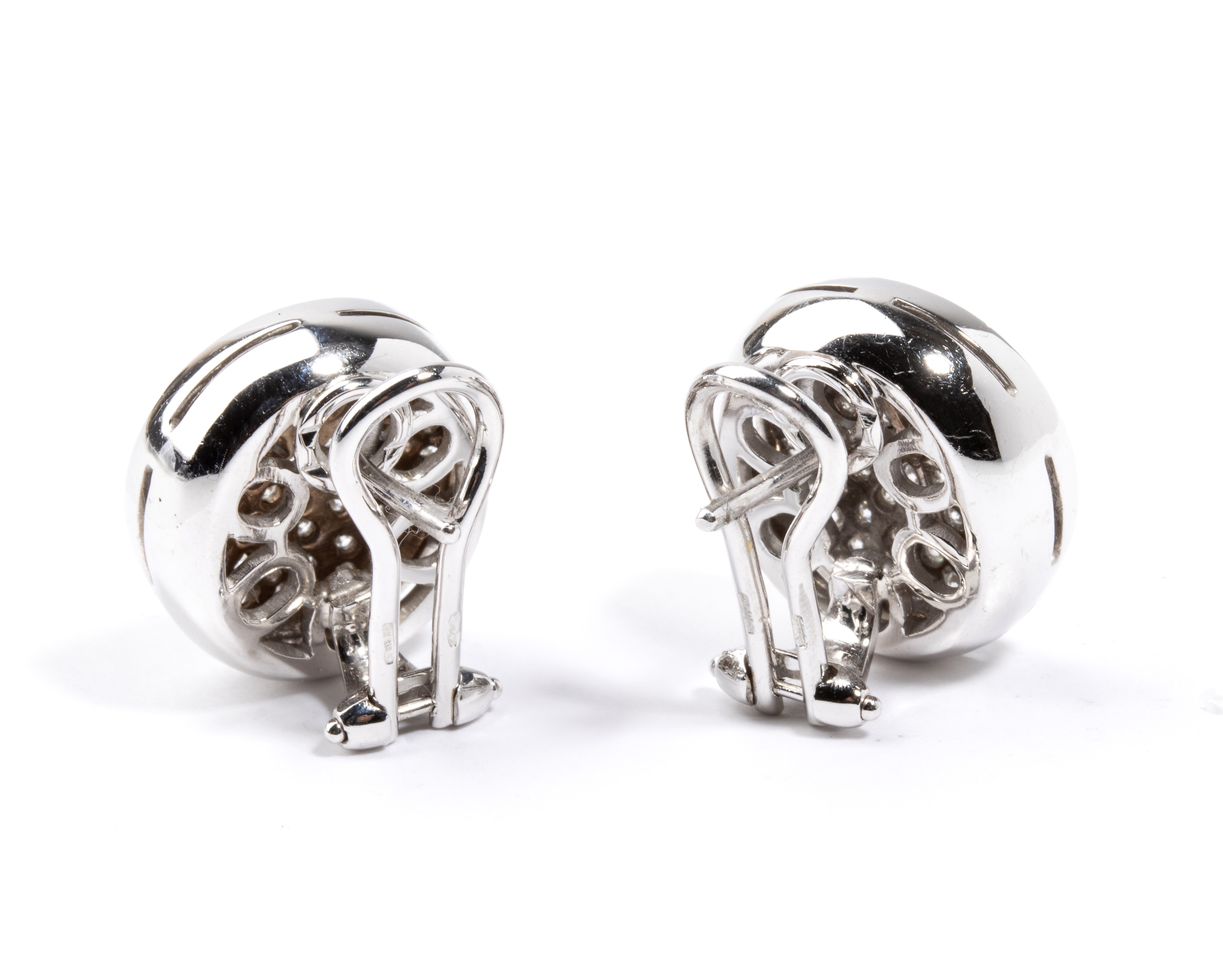 Paio di orecchini in oro e diamanti