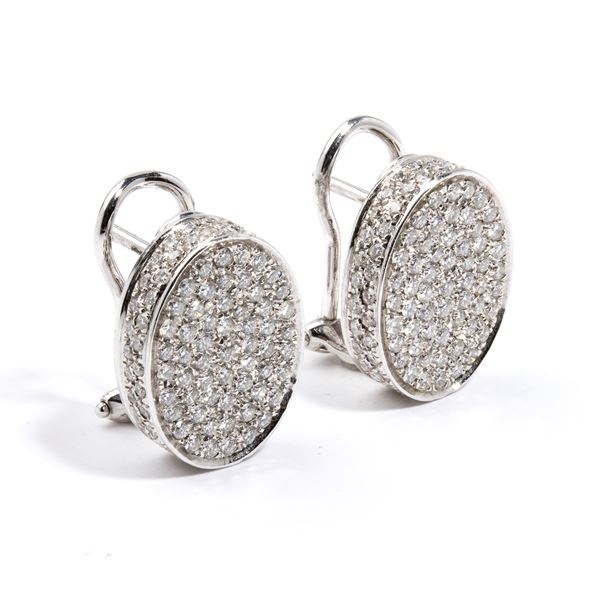 Diamond gold earrings