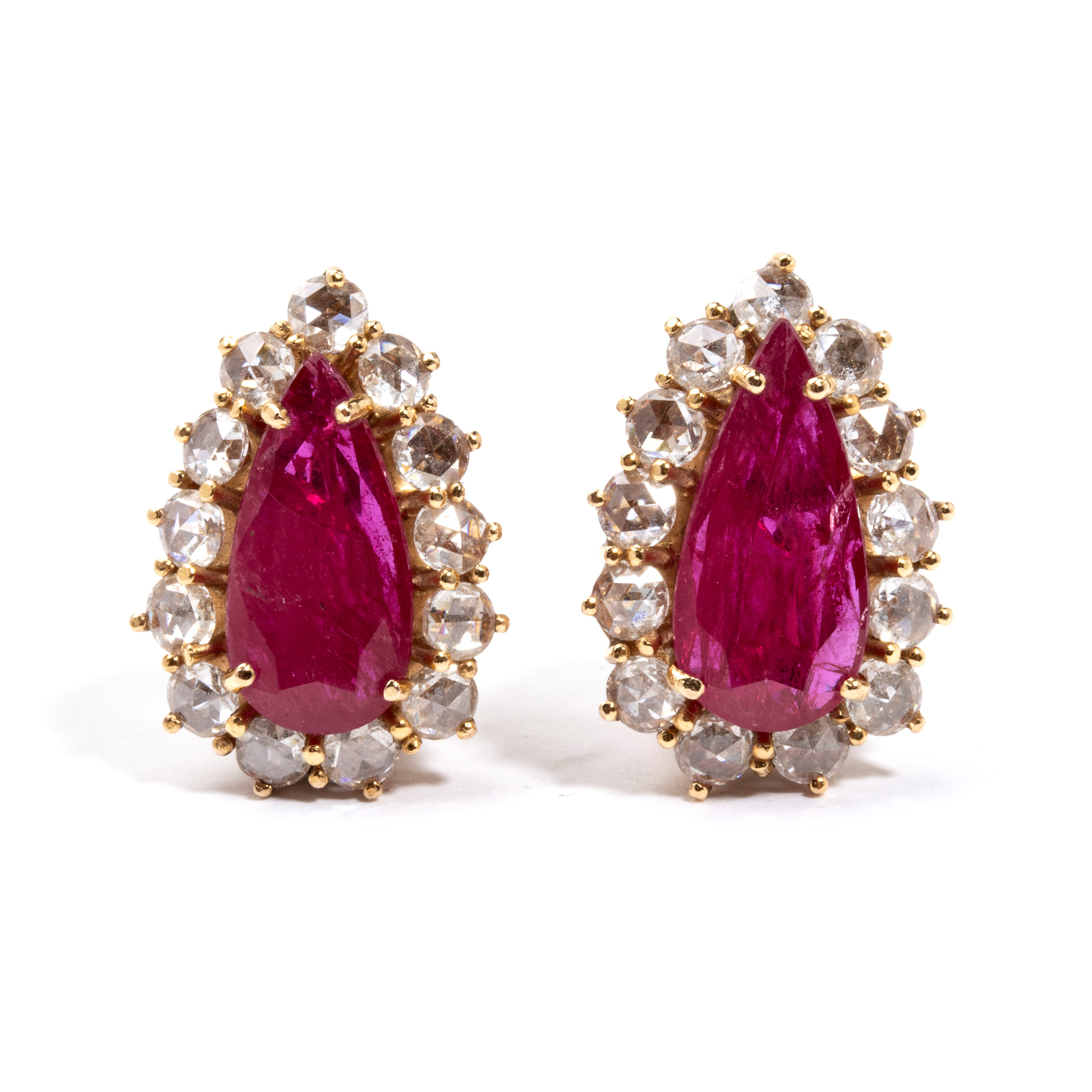 Orecchini in oro con rubini e diamanti