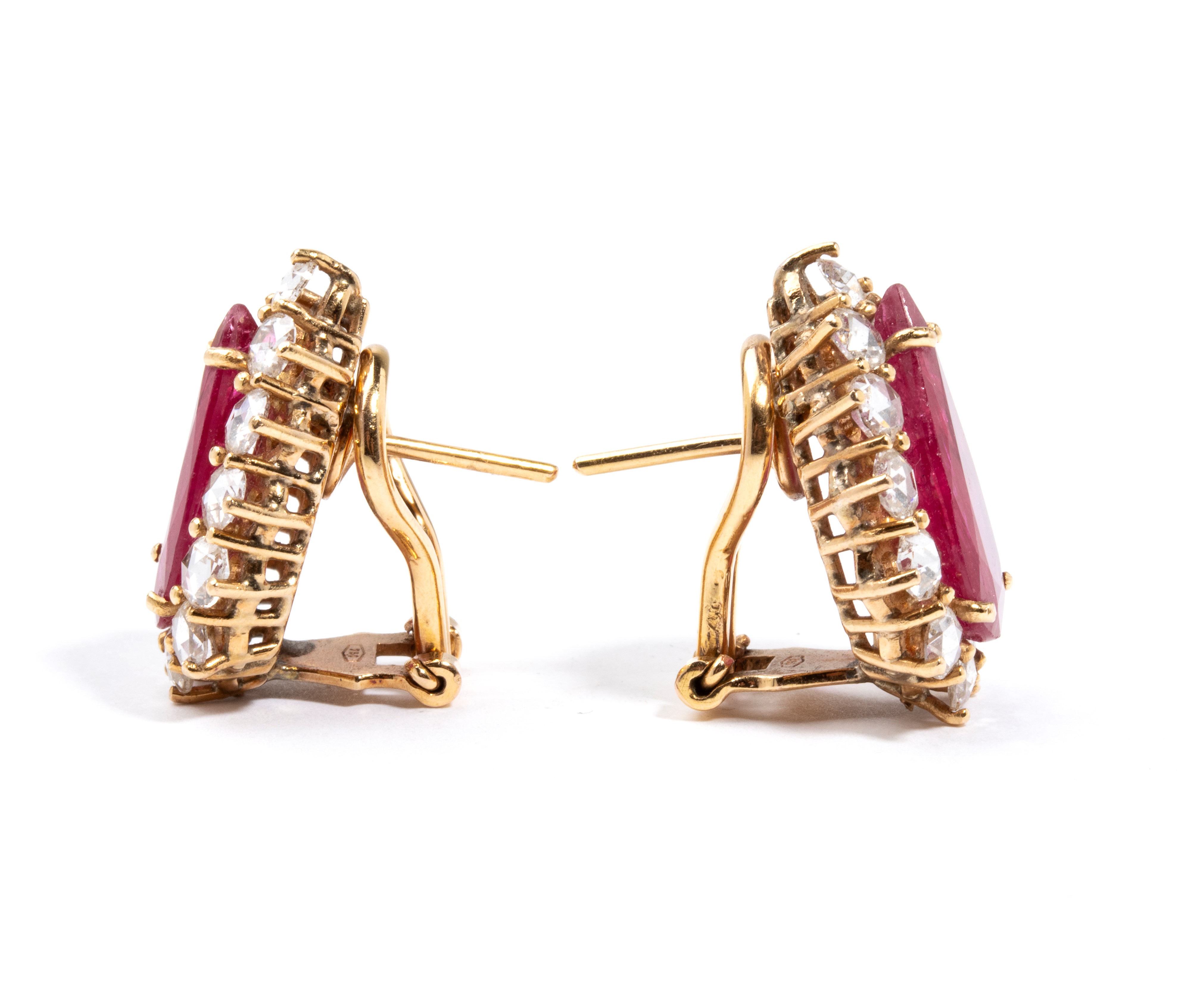 Orecchini in oro con rubini e diamanti