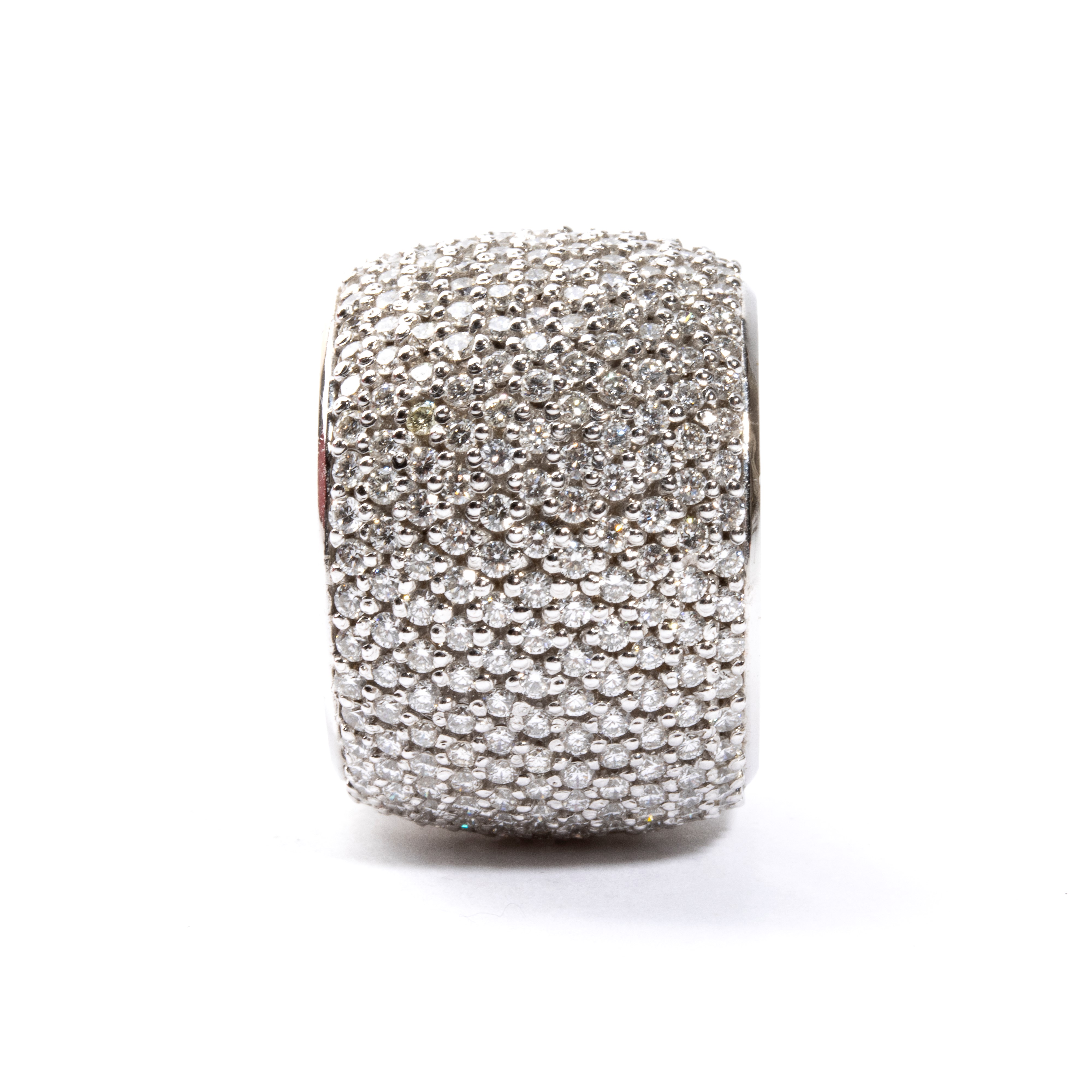 Anello a fascia in oro con diamanti