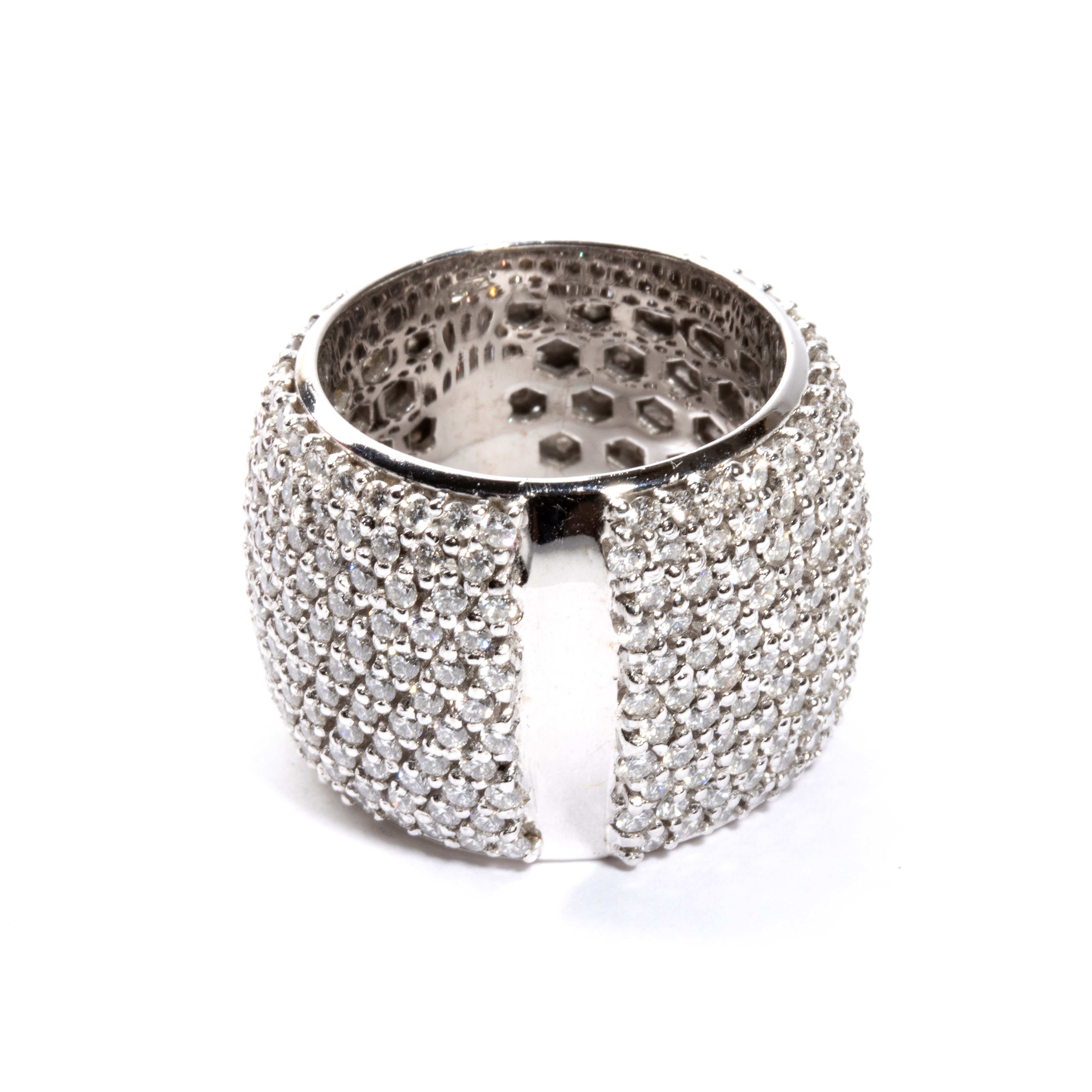 Anello a fascia in oro con diamanti