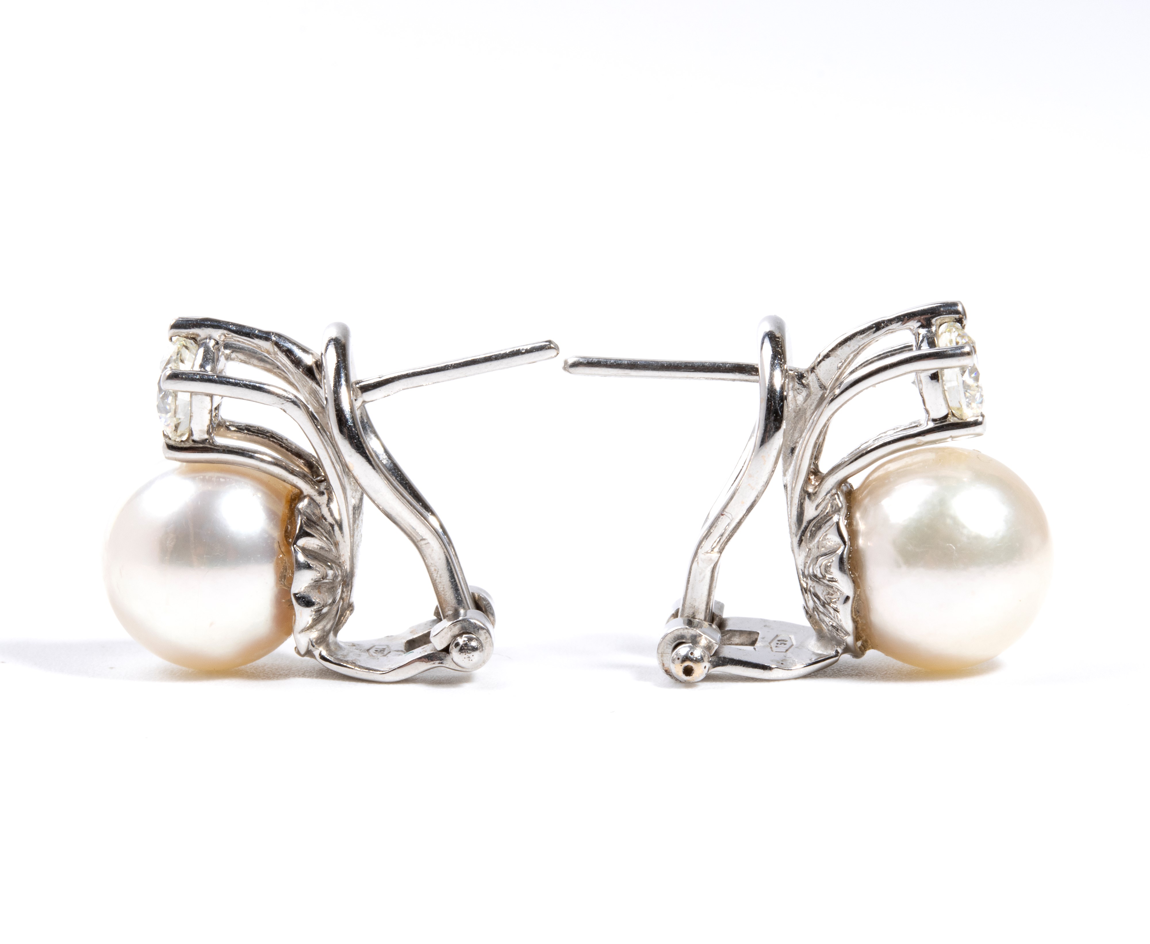 Orecchini in oro con diamanti e perle