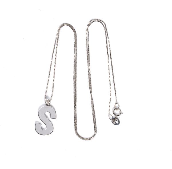 Diamond gold necklace