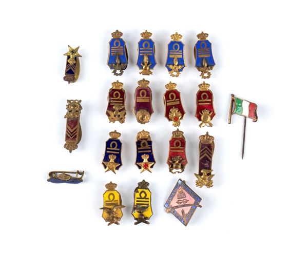 Italia, Regno, piccola collezione di  distintivi da occhiello