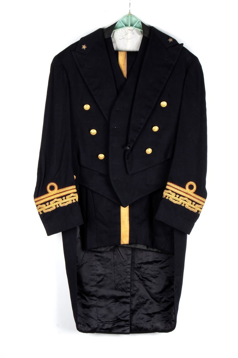 Militaria italiana, Uniforme da Tenente Generale del Genio Navale, panno di lana blu scuro (metà ...