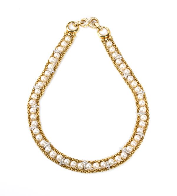 COLLANA IN ORO CON PERLEE DIAMANTI