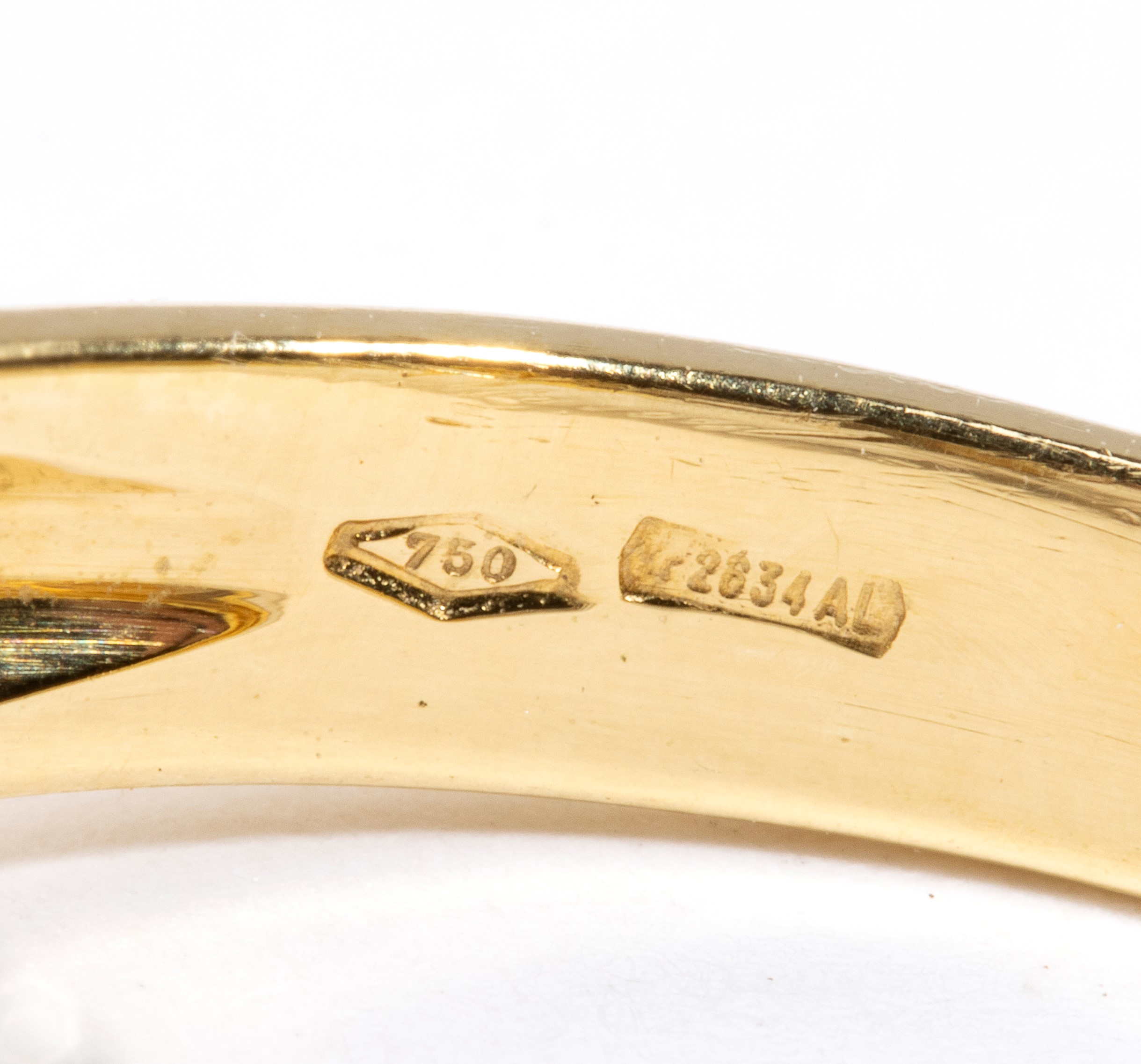Anello in oro 18k con perla australiana e pavé di diamanti