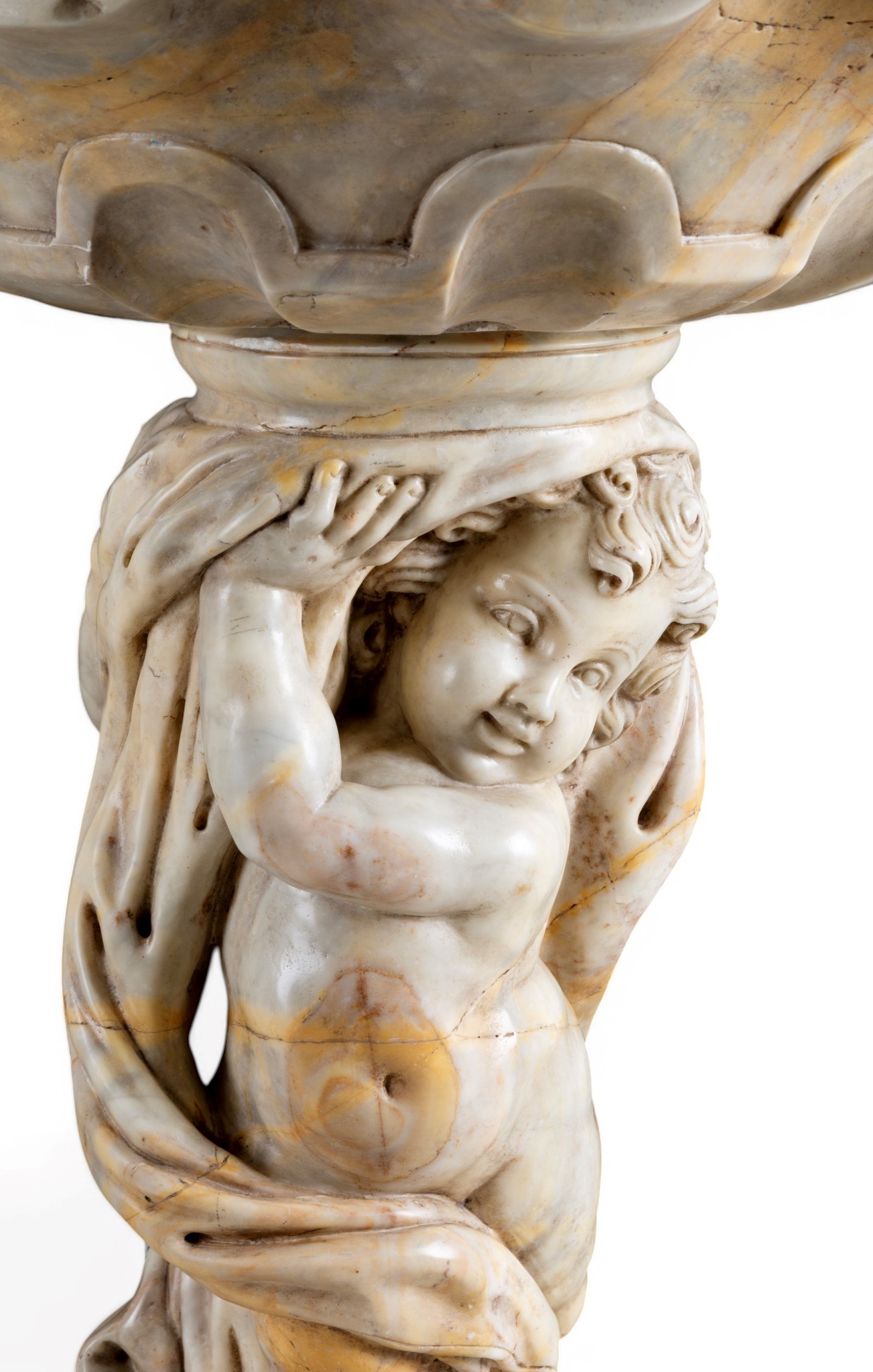 Vasca sorretta da putto, marmo giallo Verona, fine XIX secolo