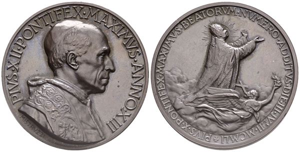 VATICANO. Pio XII (Eugenio Pacelli, 1939-1958). Medaglia a. XIII, 1951. Per la beatificazione di Pio X. Opus: A. Mistruzzi. Ae (31,97 g; 44 mm). Bartolotti E951 var. Variante molto rara, con errore nella leggenda del R/. qFDC