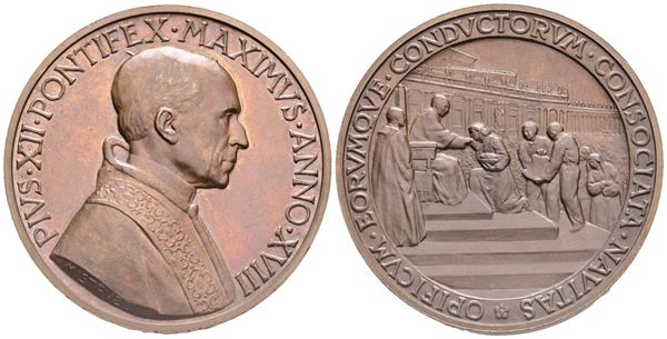 VATICANO. Pio XII (Eugenio Pacelli, 1939-1958). Medaglia a. XVIII, 1956. Per la proclamazione della festa del Lavoro Cristiano. Opus: A. Mistruzzi. Ae (35,49 g; 44 mm). Bartolotti E956. qFDC