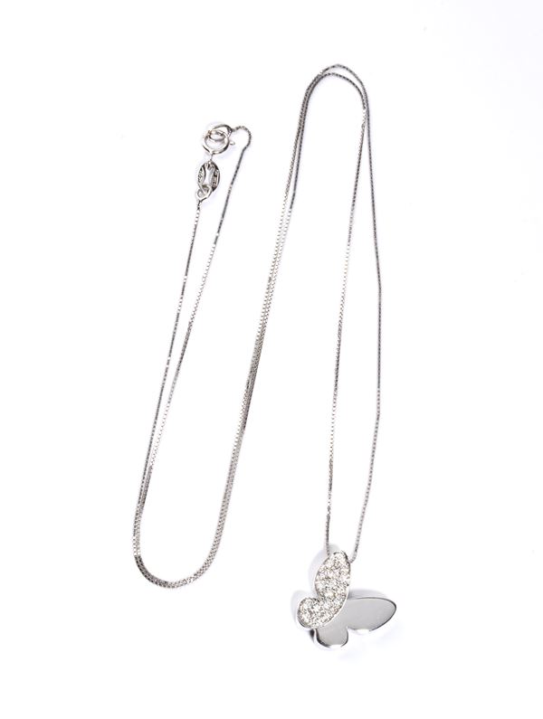 Diamond gold pendant necklace