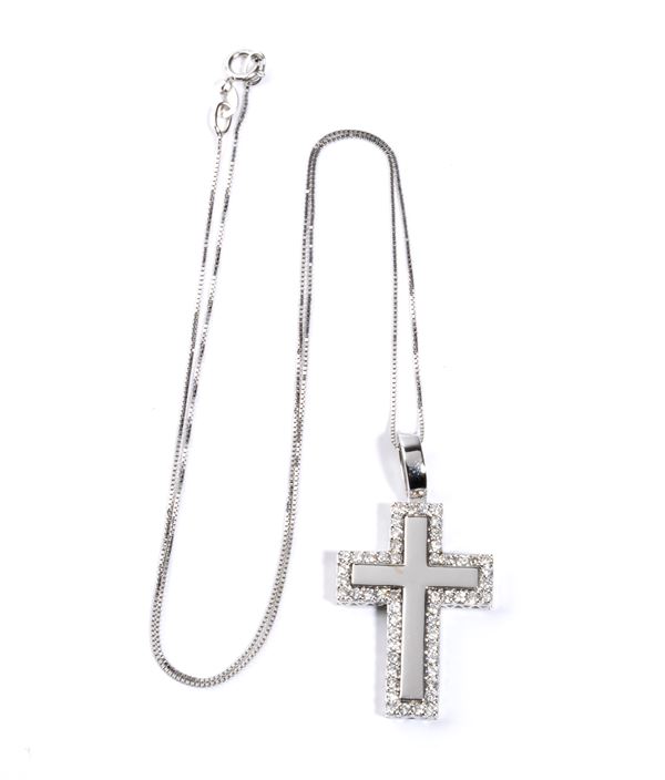 Diamond gold pendant