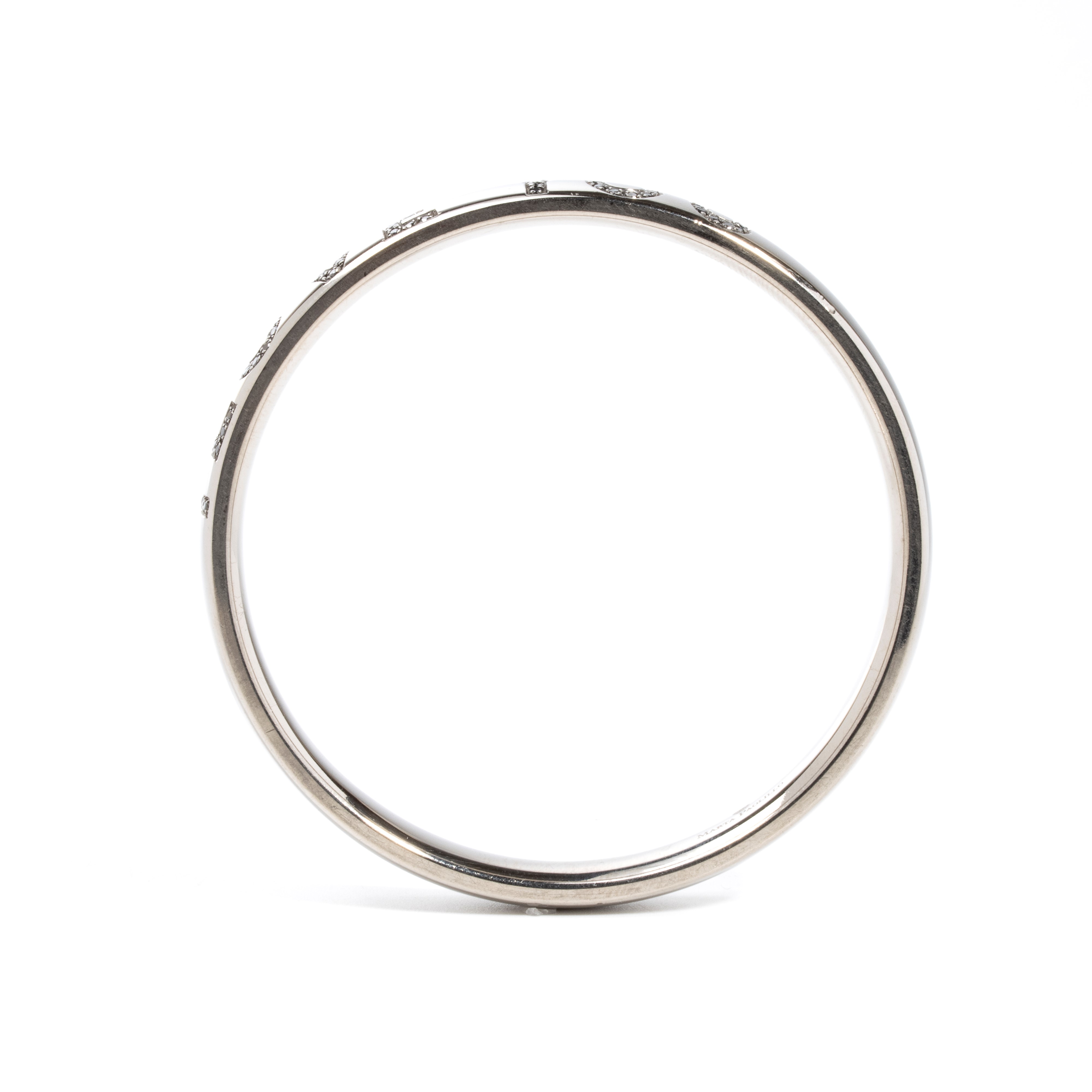 Marta Paolillo, Bracciale rigido con diamanti neri e iscrizione “I LOVE YOU”