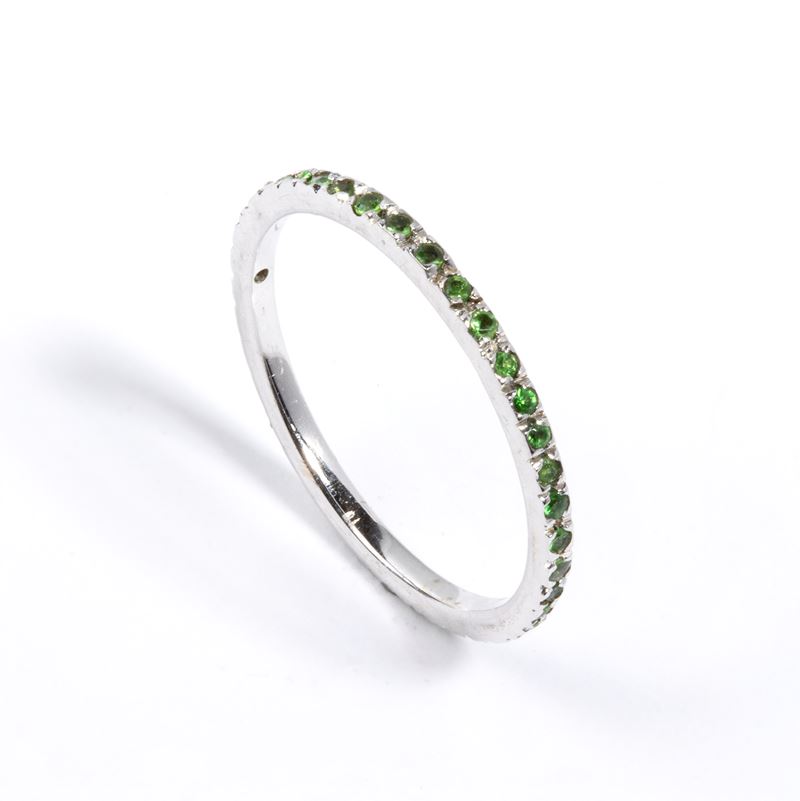 Anello in oro bianco 18k con tsavoriti