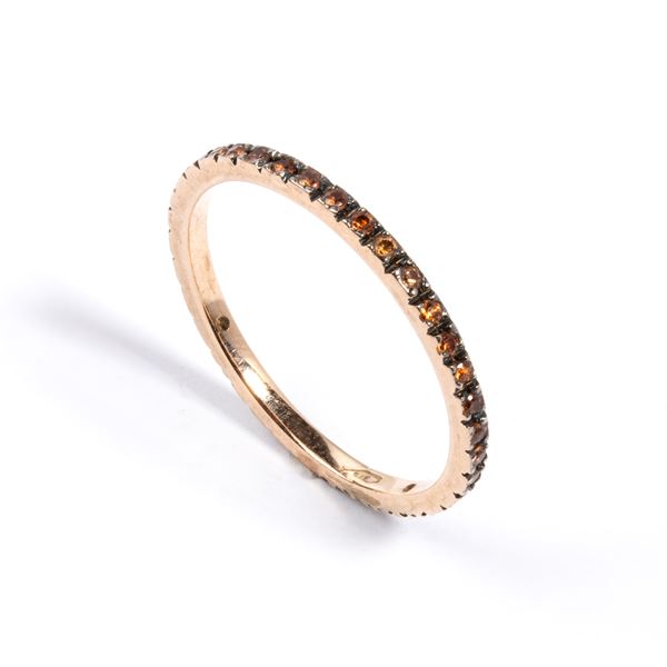 Anello in oro e corindoni arancioni