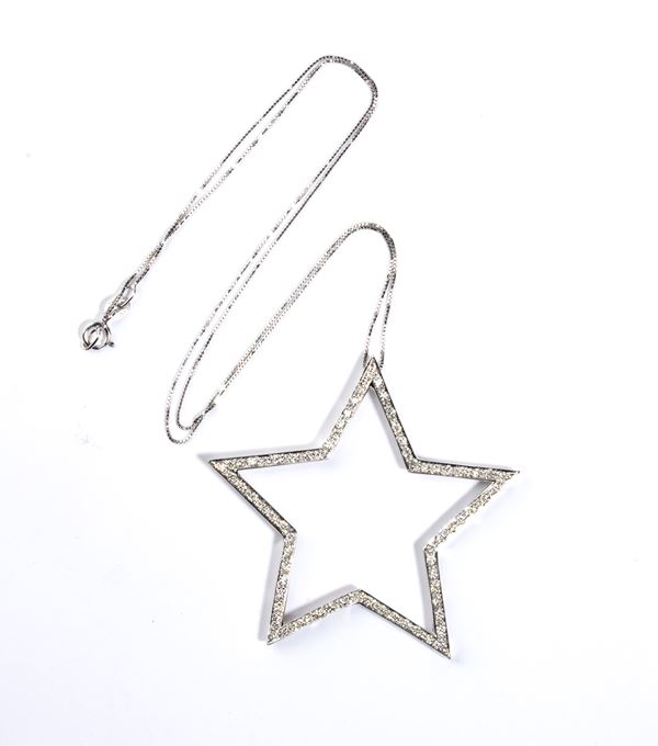 Diamond gold pendant