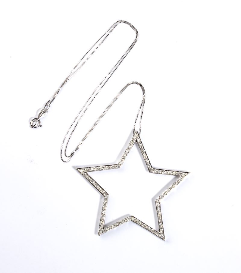 Girocollo con pendente in oro e diamanti