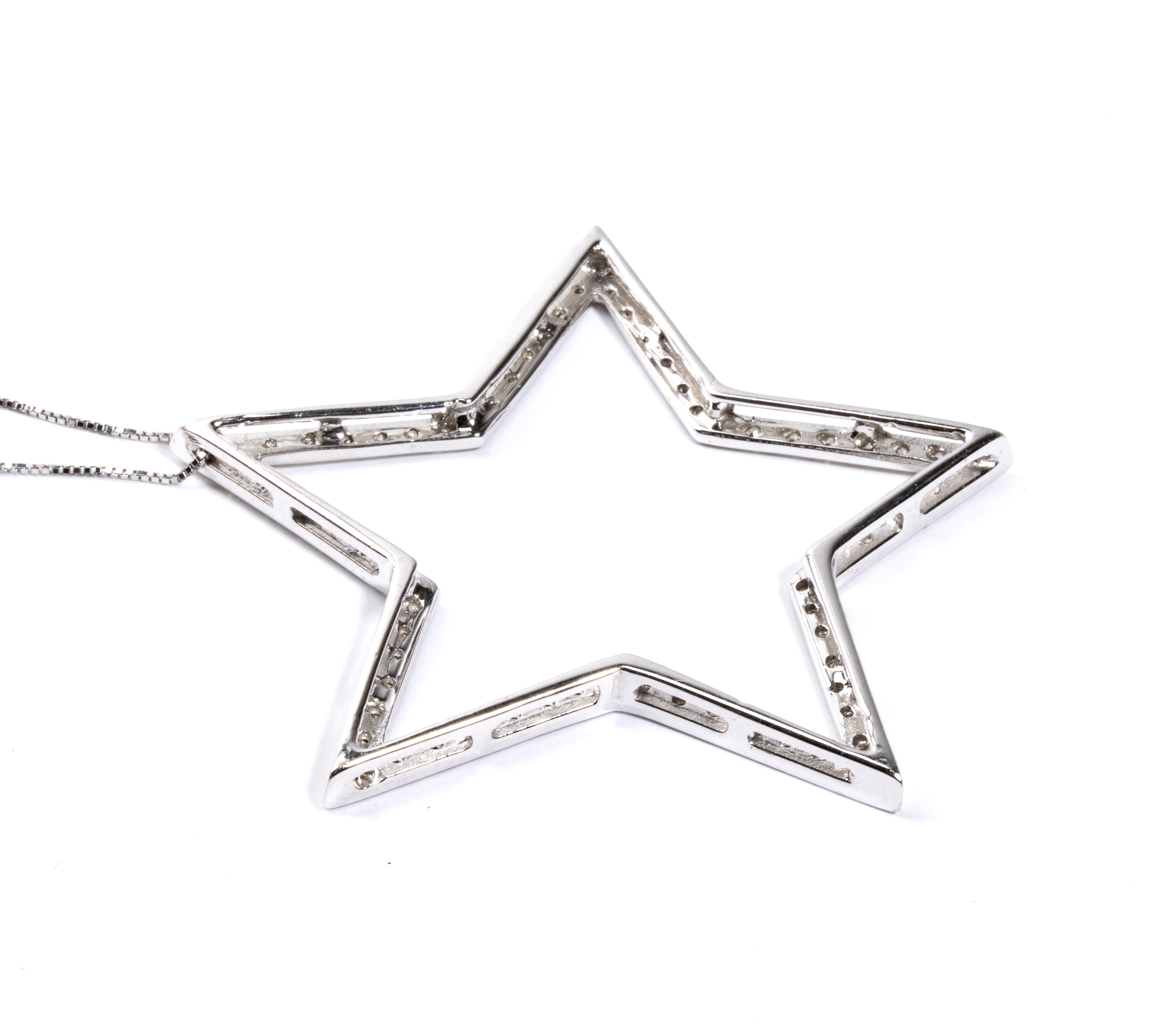 Girocollo con pendente in oro e diamanti