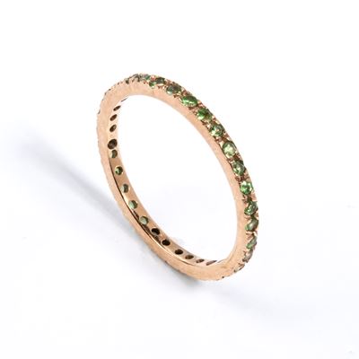 Anello in oro rosa 8k con linea di tsavoriti